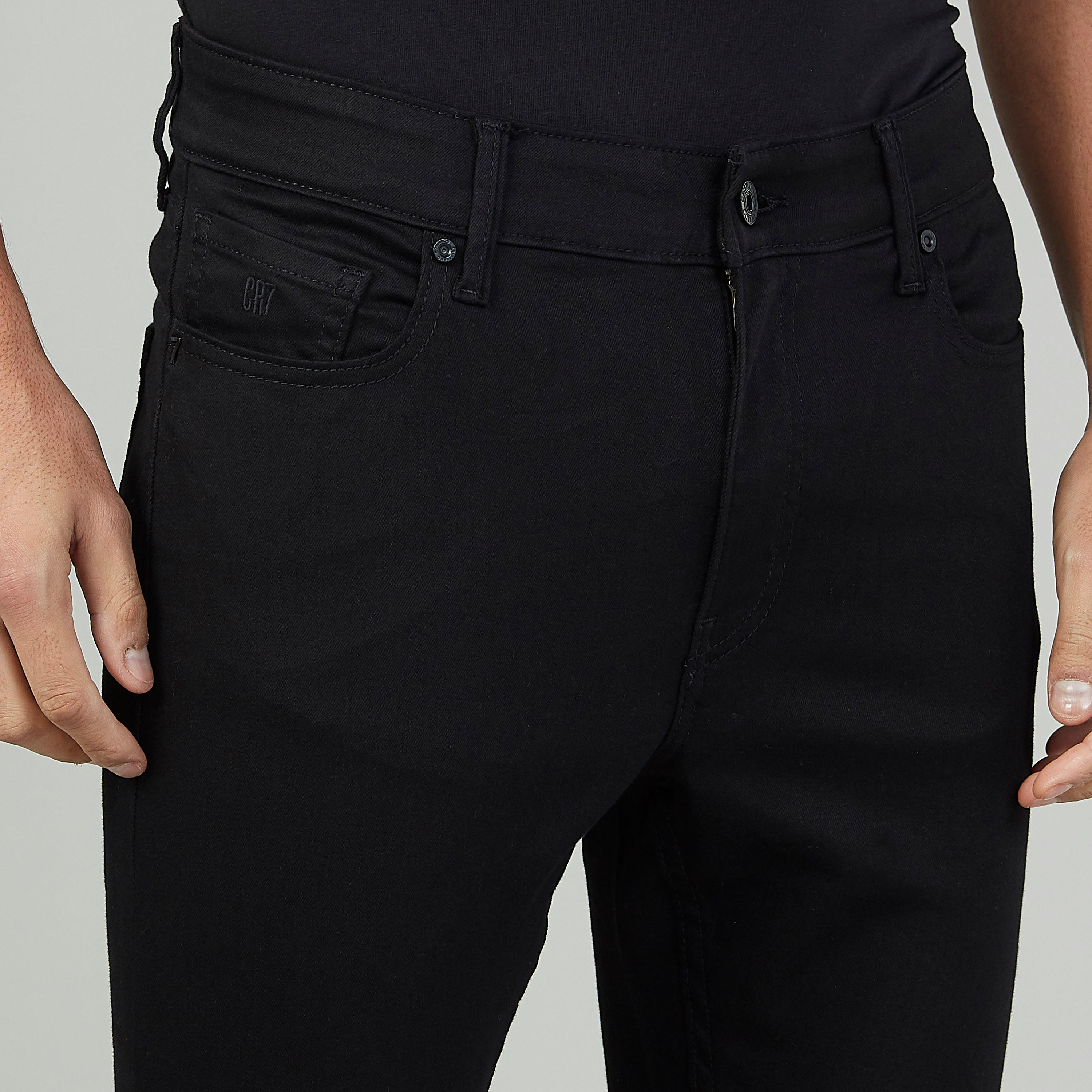 بنطلون جينز سادة بجيوب وعراوي-men-clothing-bottoms-jeans-image-3