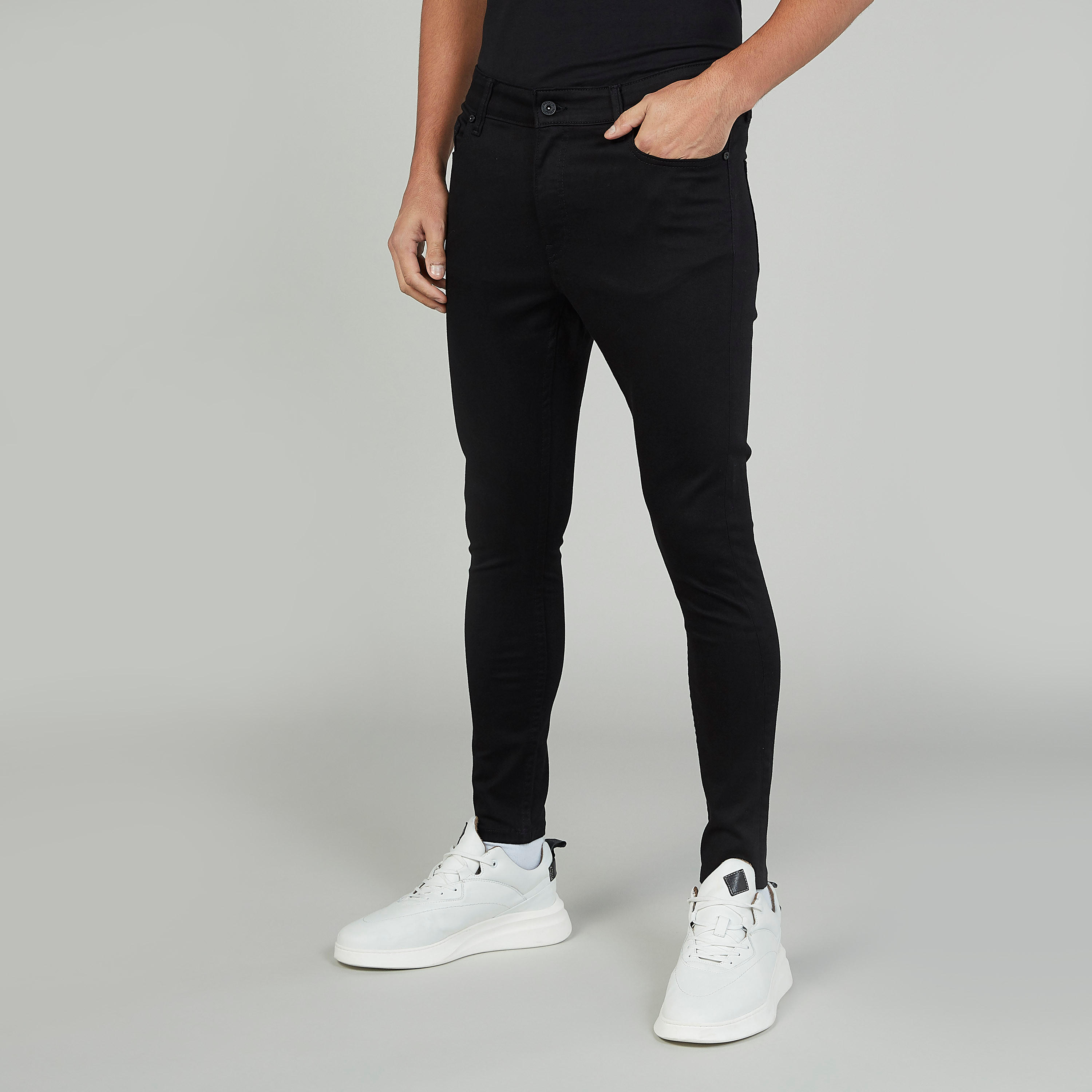 بنطلون جينز سادة بجيوب وعراوي-men-clothing-bottoms-jeans-image-5
