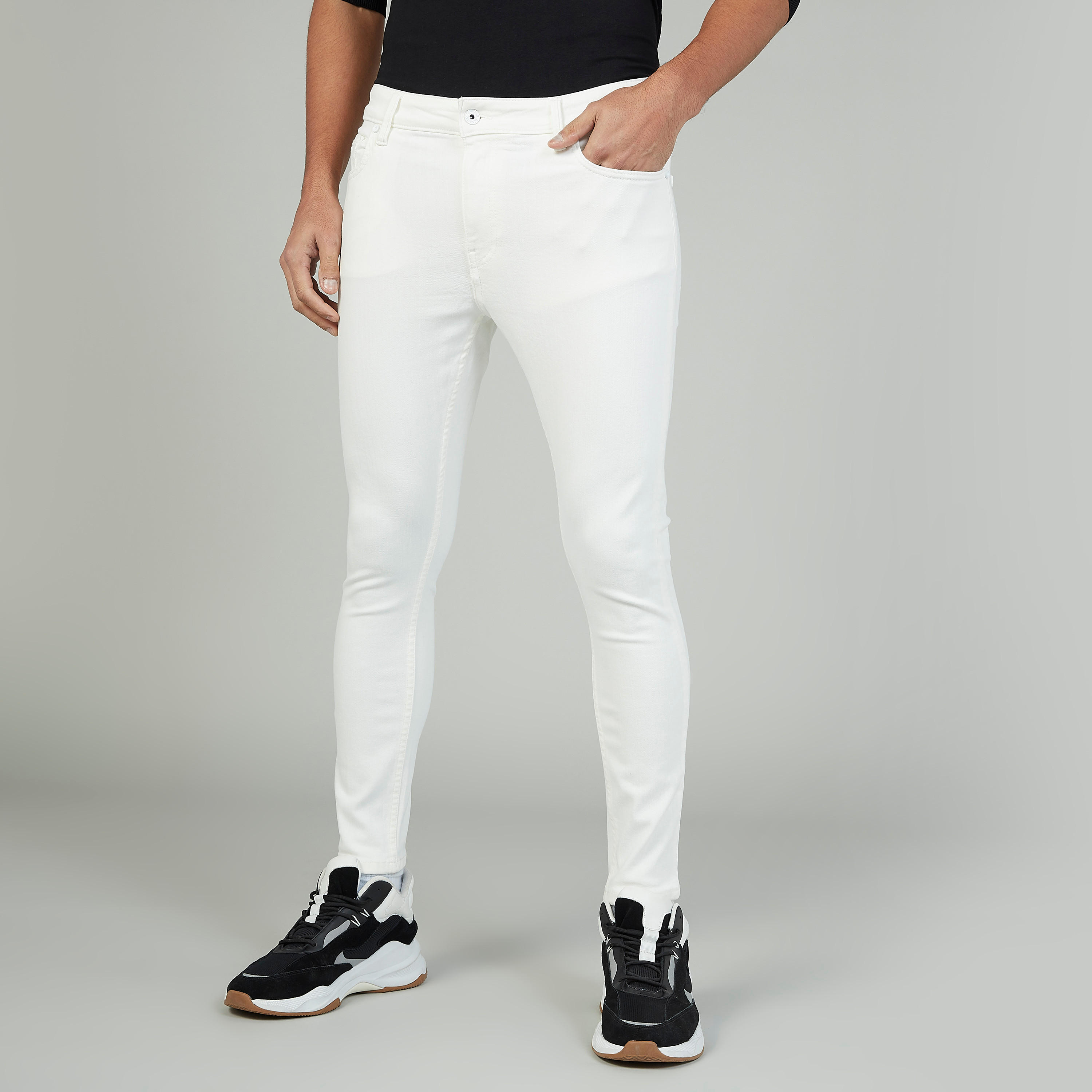 بنطلون جينز سادة بجيوب وعراوي-men-clothing-bottoms-jeans-image-1