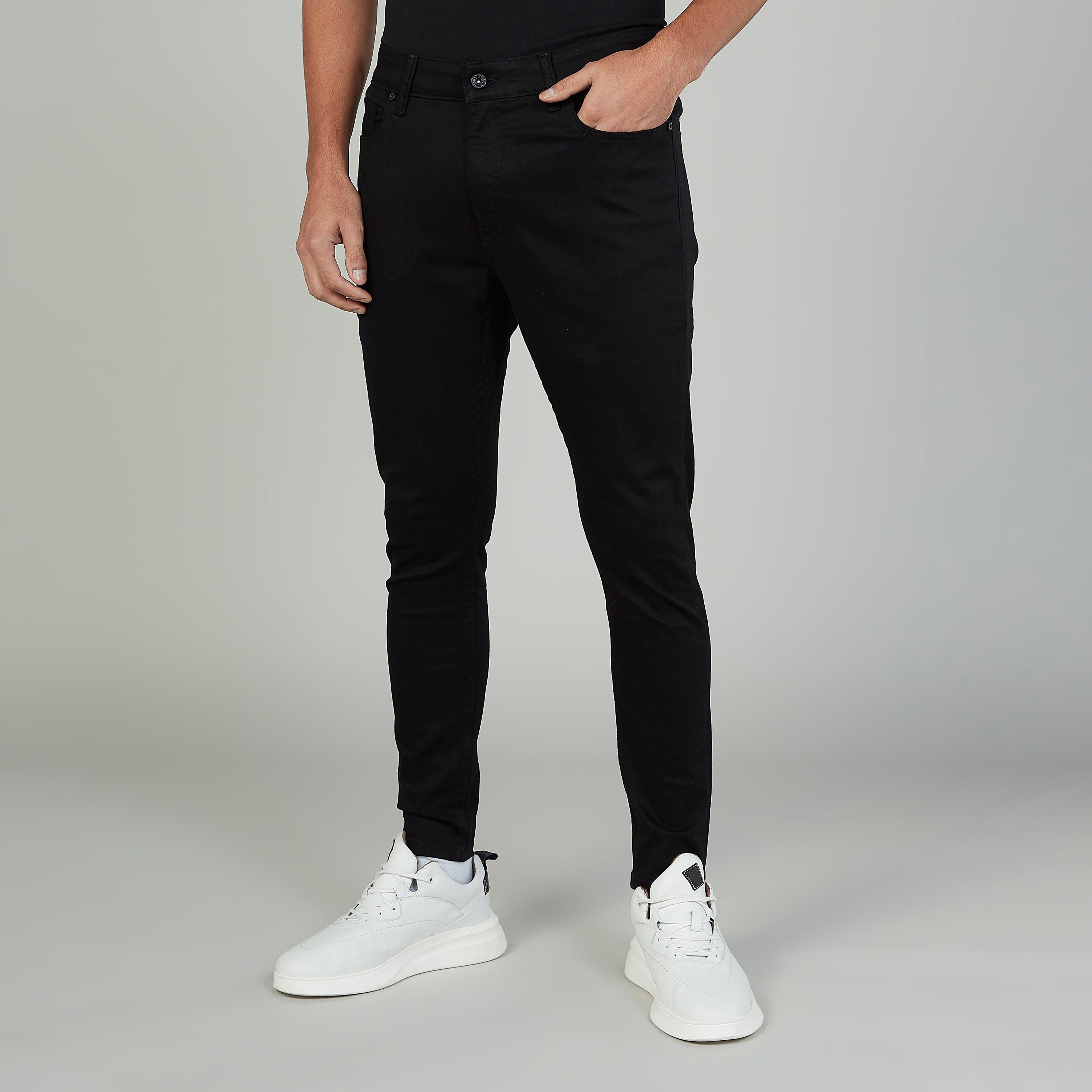 بنطلون جينز سادة بجيوب وحلقات للحزام-men-clothing-bottoms-jeans-image-1