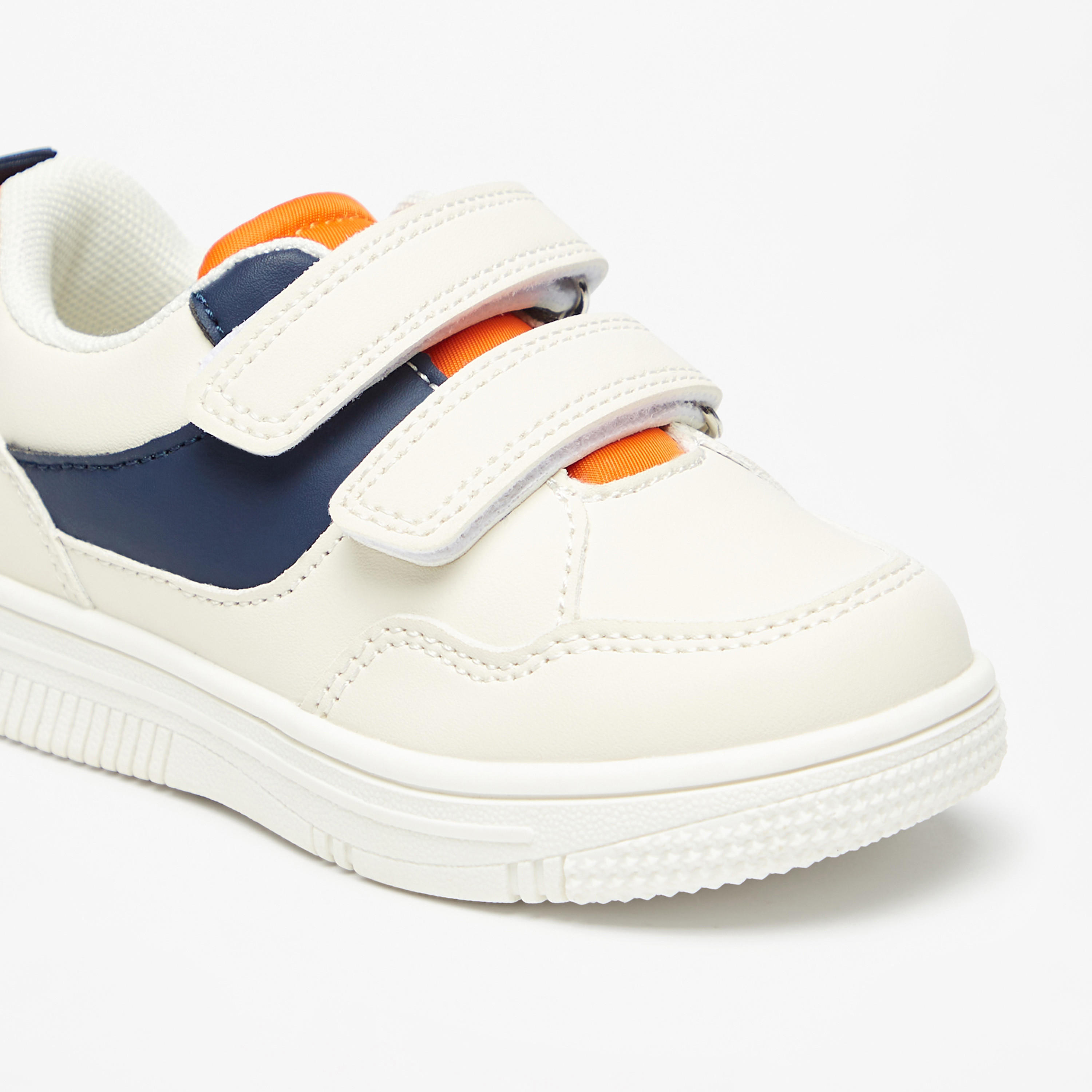 حذاء سنيكرز سادة بشريط إغلاق لاصق من بيرفيت-boys-shoes-schoolshoes-image-10