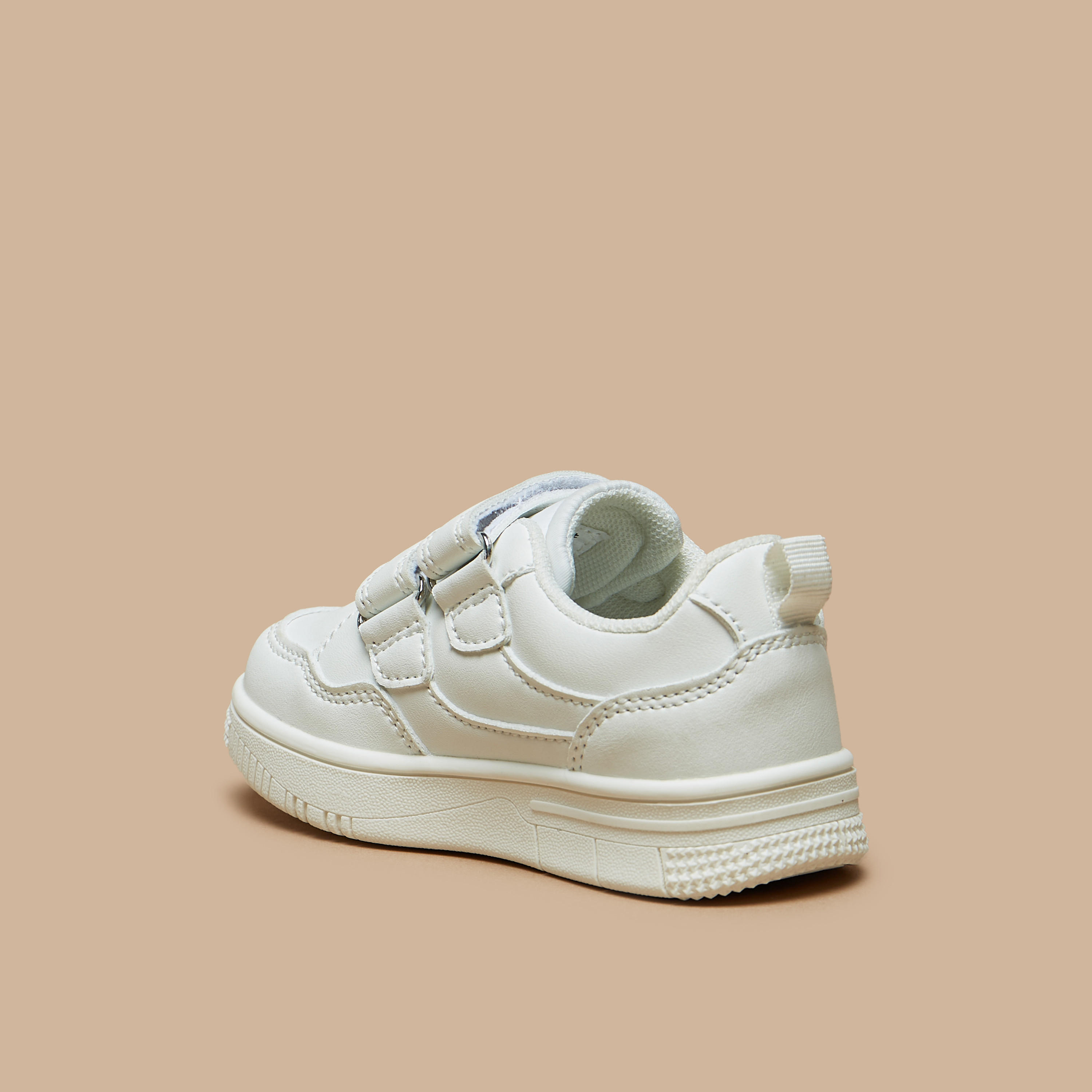 حذاء سنيكرز سادة بشريط إغلاق لاصق من بيرفيت-boys-shoes-schoolshoes-image-2