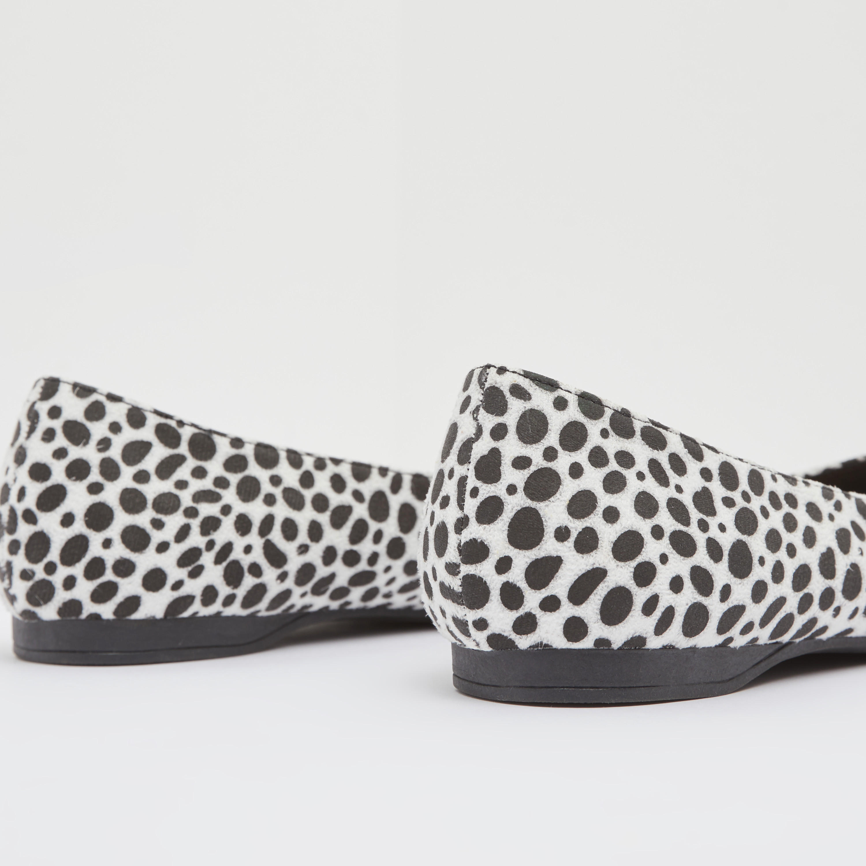 حذاء باليرينا سهل الارتداء بطبعات ومقدمة مستديرة-girls-shoes-ballerinas-image-4