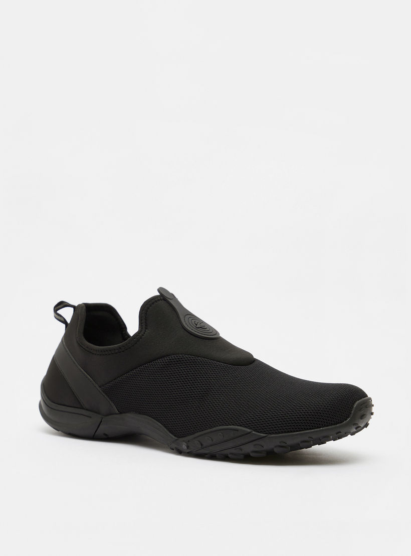 Dash Textured Slip-On Lightweight Walking Shoes-sports-men-shoes-image-2