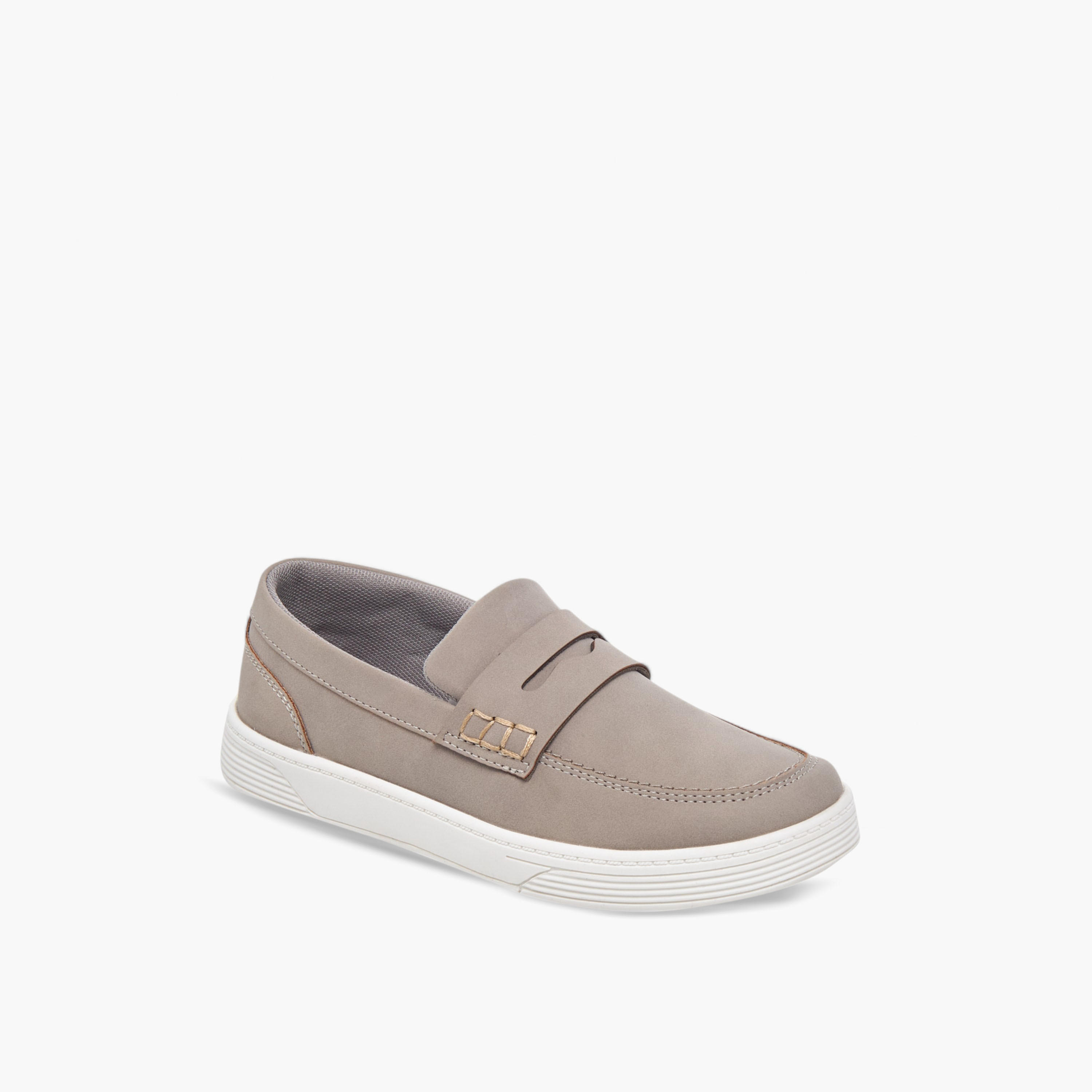 Mister Duchini Solid Slip-On Loafers with Cutout Detail-boys-shoes-loafers-image-2
