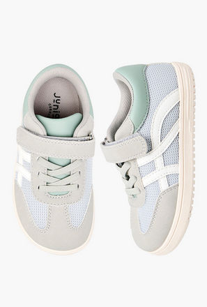 حذاء سنيكرز بشريط إغلاق لاصق للأولاد من جونيورز-boys-shoes-sneakers-image-1