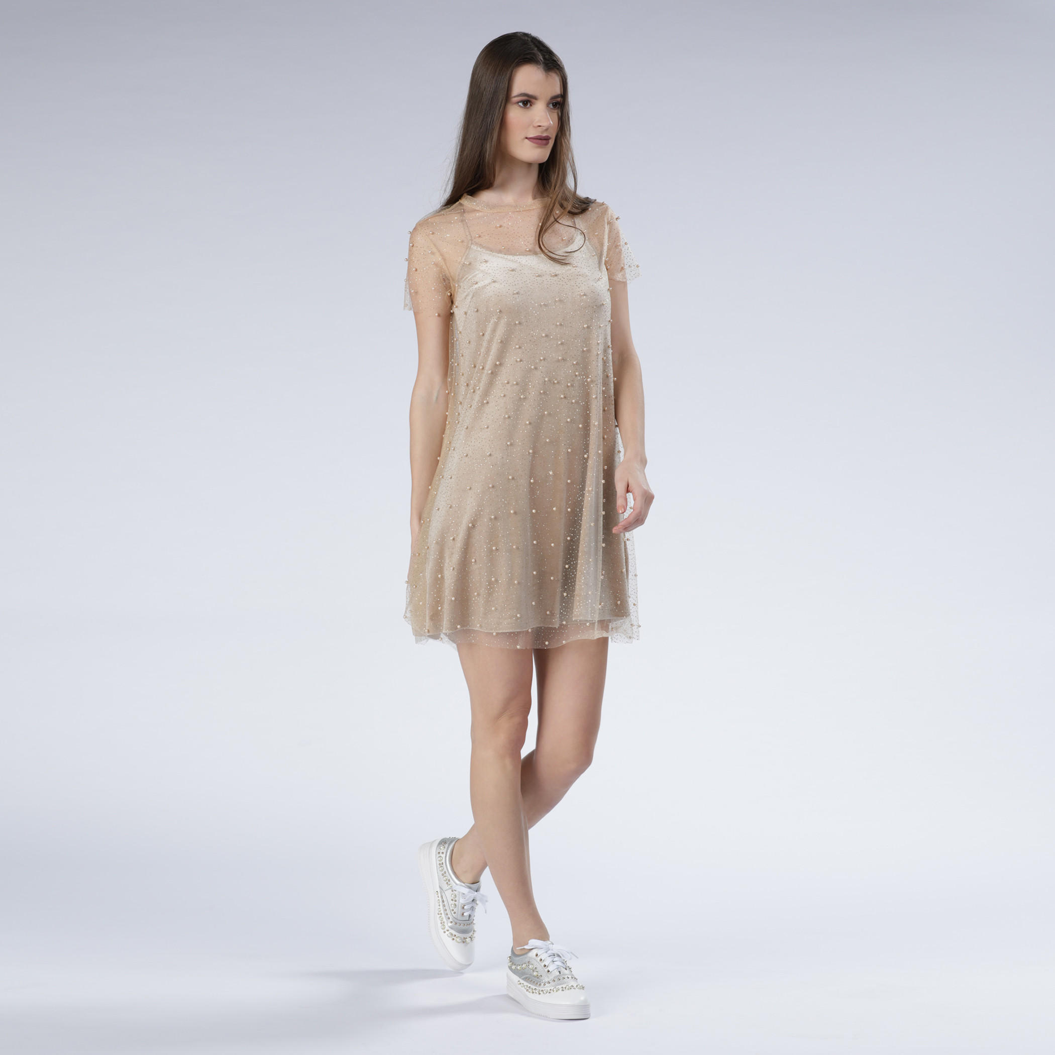 فستان بتصميم شبكي ومزين باللؤلؤ بحمالات داخلية رفيعة من آيكونيك-women-clothing-dresses-image-5