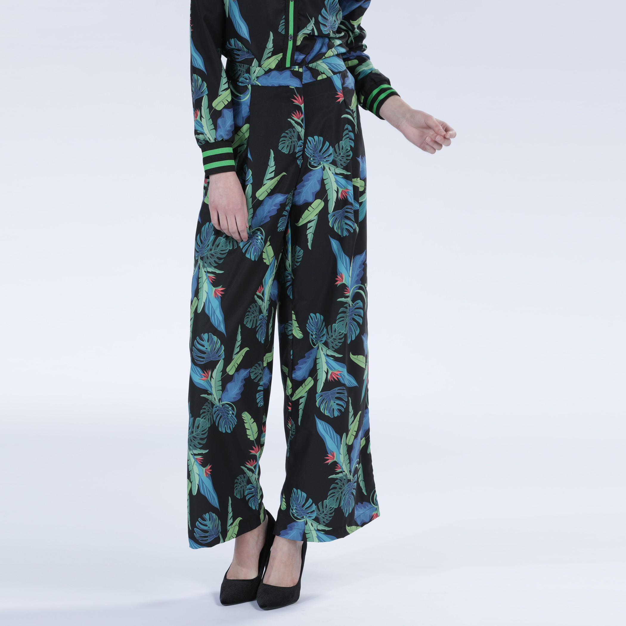 بنطال بلازو بجيوب وطبعات من آيكونيك-women-clothing-bottoms-trousers-image-5
