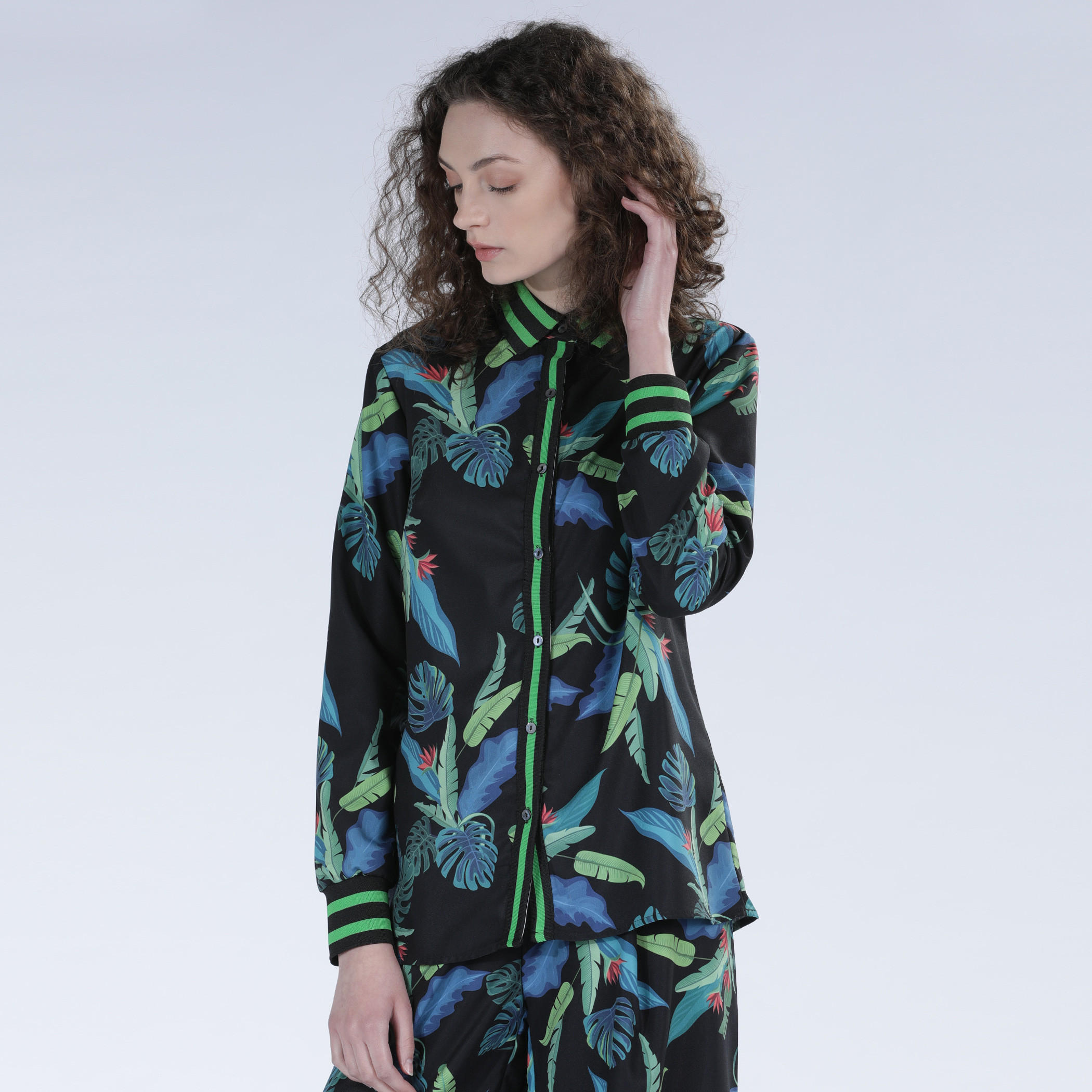قميص بأكمام طويلة وأزرار وطبعات من آيكونيك-women-clothing-shirtsandblouses-blouses-image-5