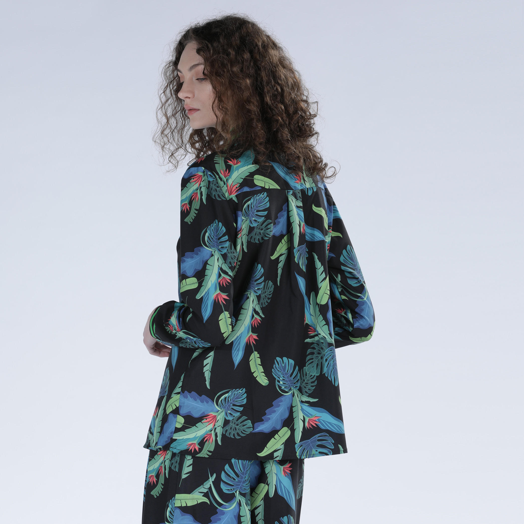 قميص بأكمام طويلة وأزرار وطبعات من آيكونيك-women-clothing-shirtsandblouses-blouses-image-4
