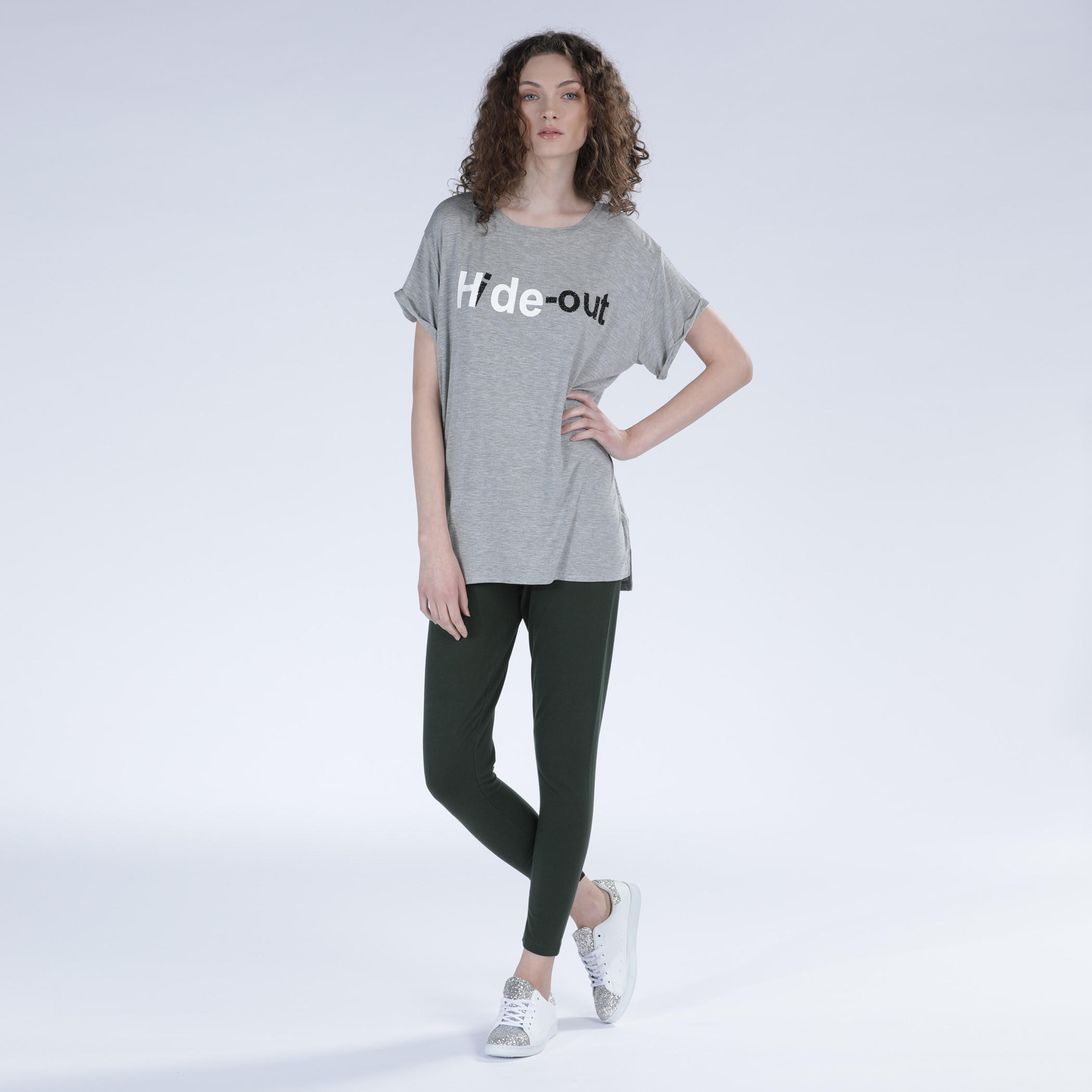 تيشيرت بياقة مستديرة وأكمام قصيرة مع طبعات من آيكونيك-women-clothing-tshirts-image-1