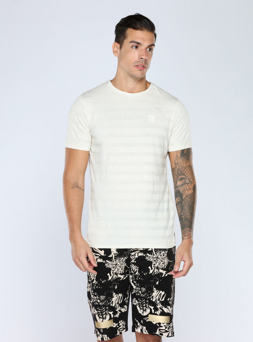 تيشيرت بارز الملمس بأكمام قصيرة وياقة مستديرة من آيكونيك-men-clothing-tshirtsandpolos-tshirts-image-1