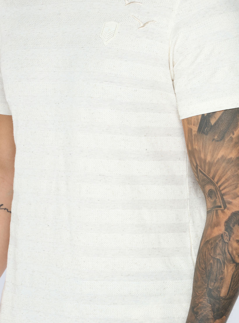 تيشيرت بارز الملمس بأكمام قصيرة وياقة مستديرة من آيكونيك-men-clothing-tshirtsandpolos-tshirts-image-4