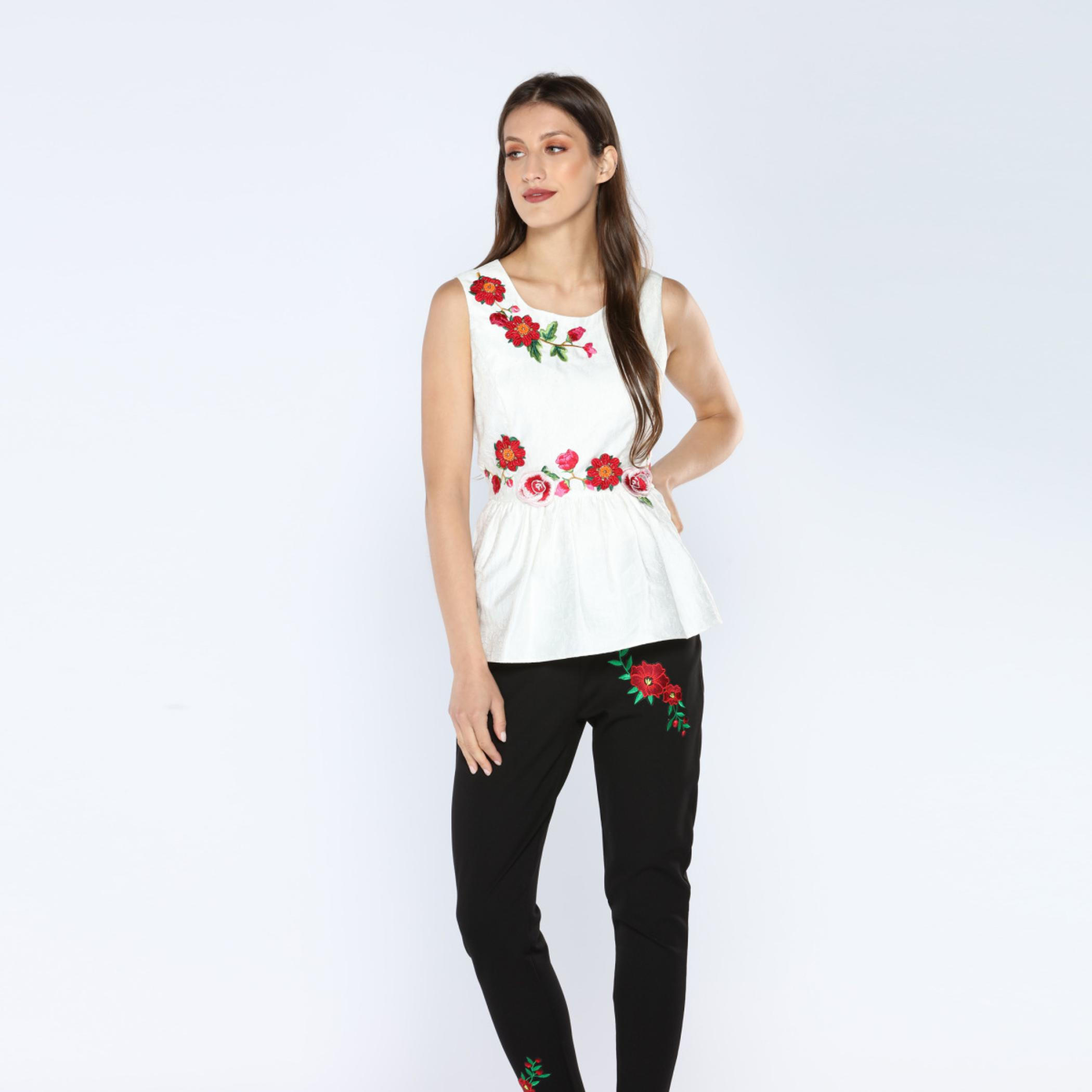 بلوزة دون أكمام بتطريز زهري من آيكونيك-women-clothing-tshirts-image-1