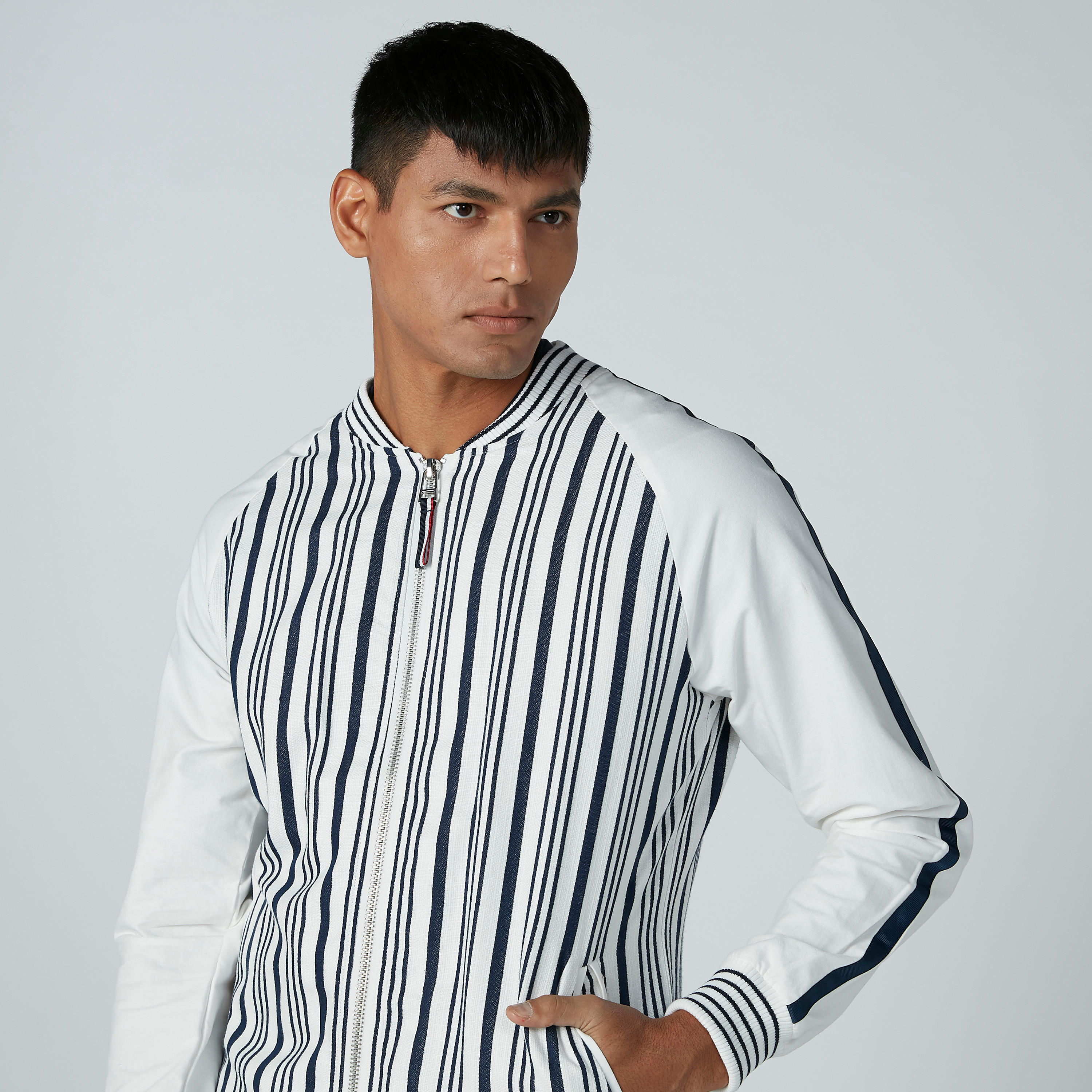 جاكيت بومبر مقلّم بأكمام طويلة من آيكونيك-men-clothing-jacketsandblazers-jackets-image-3