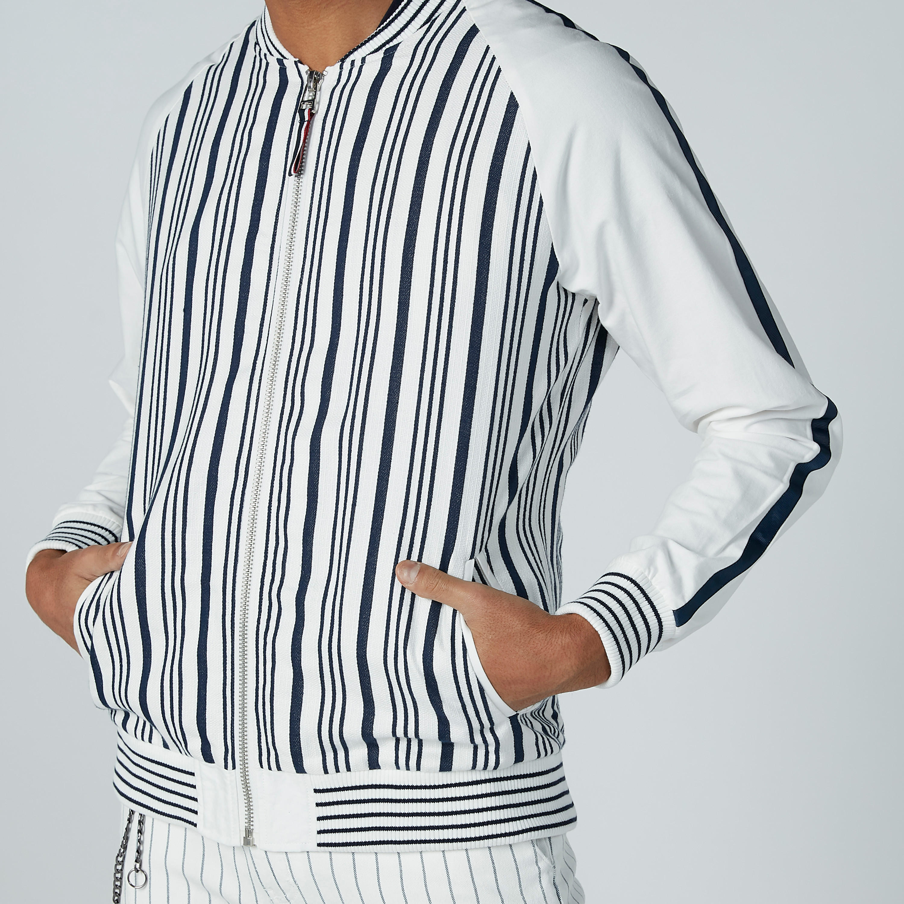 جاكيت بومبر مقلّم بأكمام طويلة من آيكونيك-men-clothing-jacketsandblazers-jackets-image-5