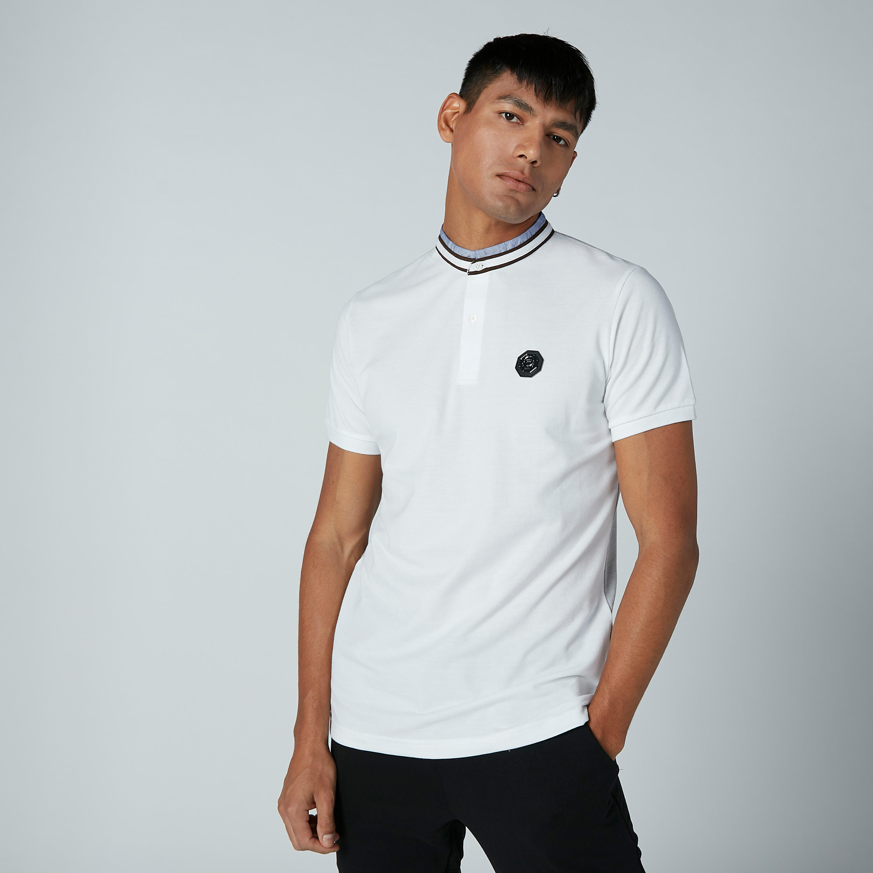 تيشيرت بياقة هينلي وأكمام قصيرة من آيكونيك-men-clothing-tshirtsandpolos-tshirts-image-3