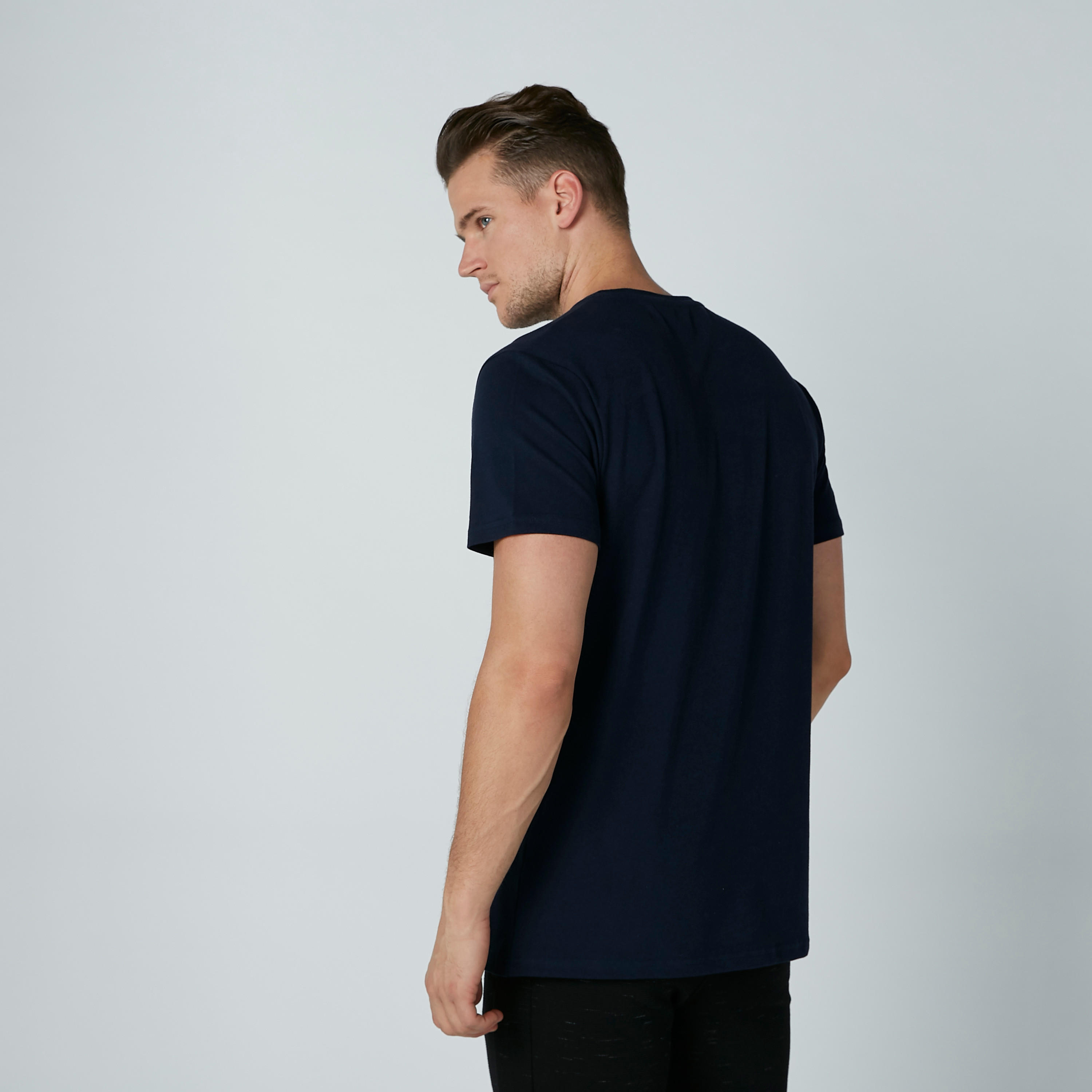 تيشيرت بياقة مستديرة وأكمام قصيرة وطبعات من آيكونيك-men-clothing-tshirtsandpolos-tshirts-image-3