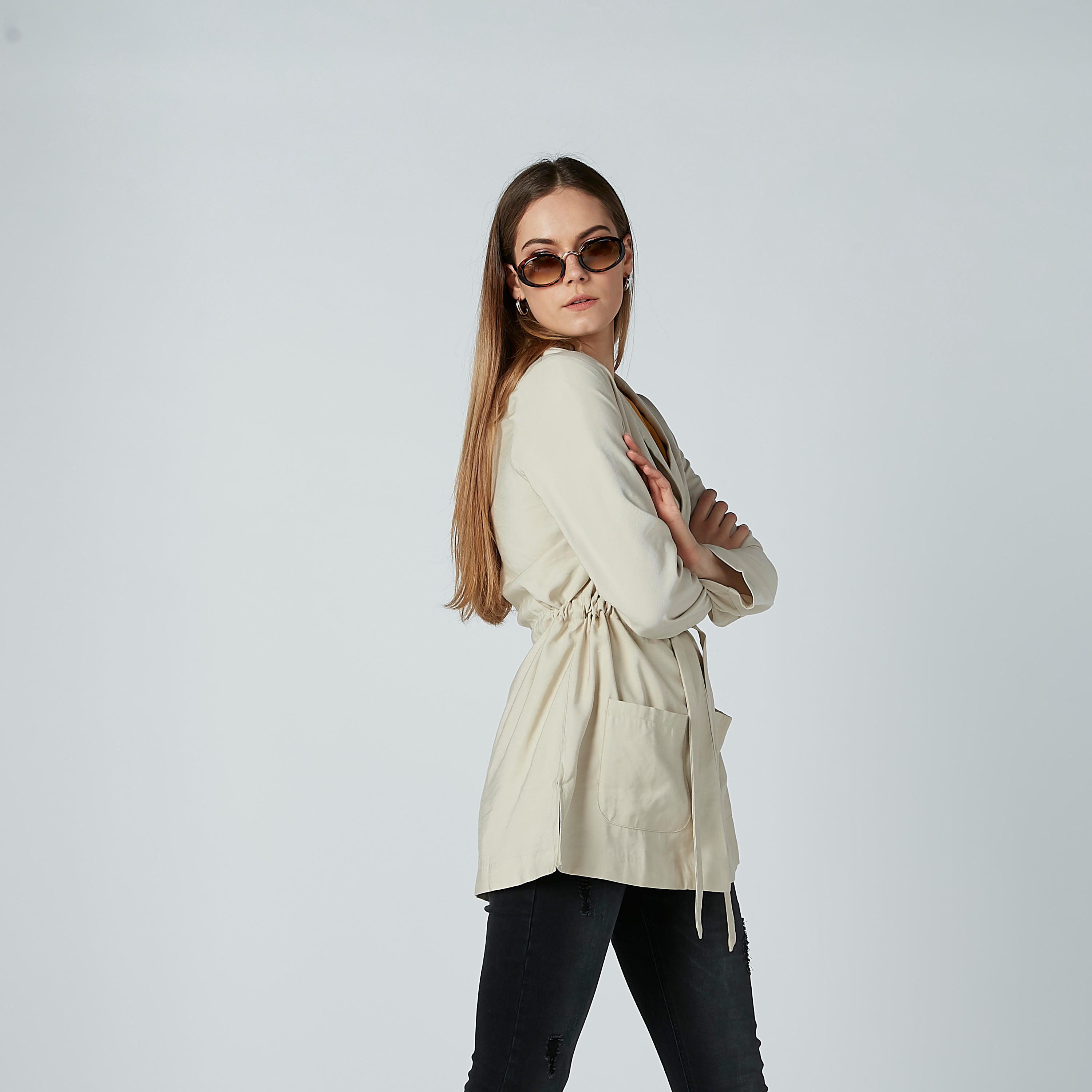 معطف بجيوب ورباط من آيكونيك-women-clothing-coatsandjackets-coats-image-3