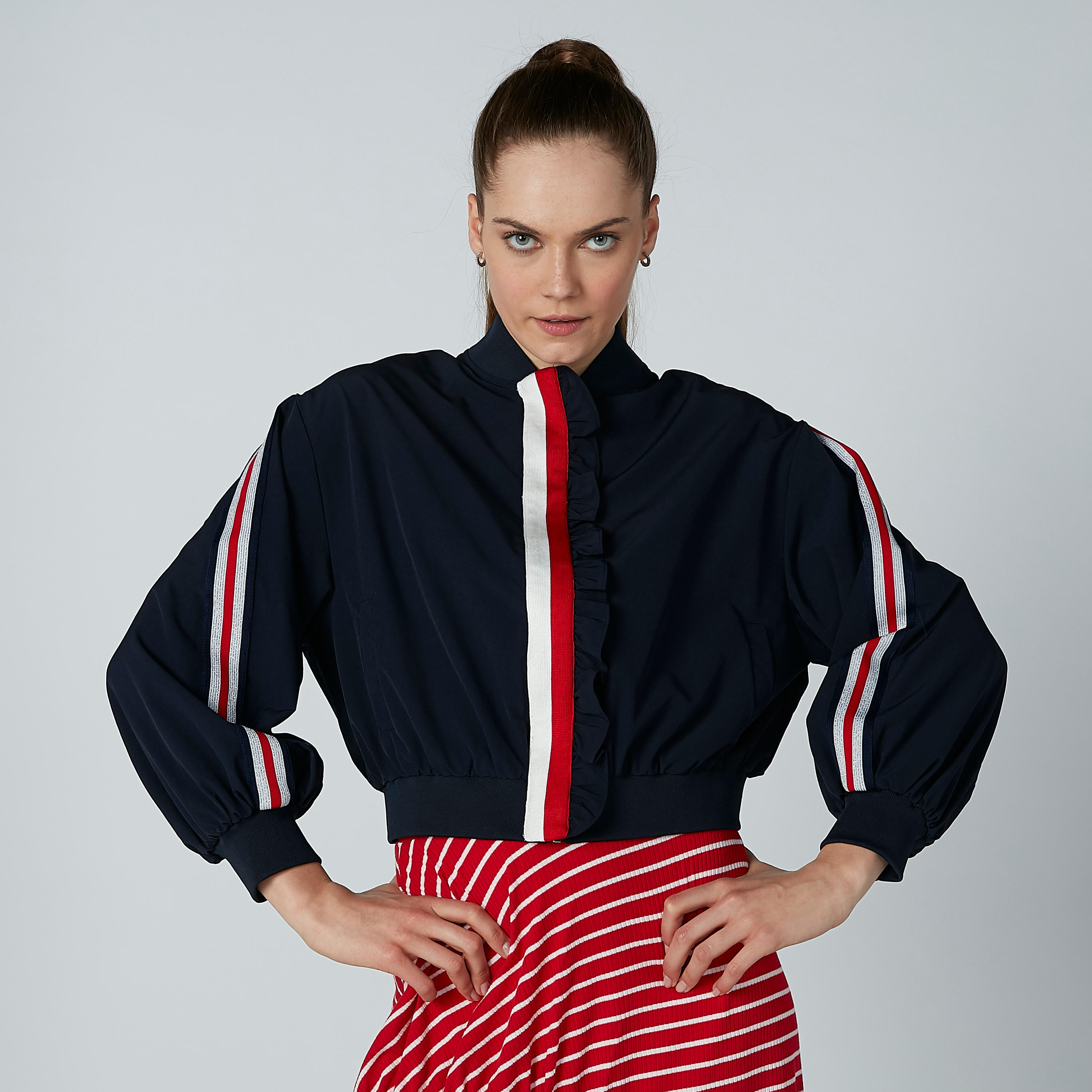 جاكيت بومبر بشريطة وطبعات من آيكونيك-women-winterwear-coatsandjackets-jackets-image-3