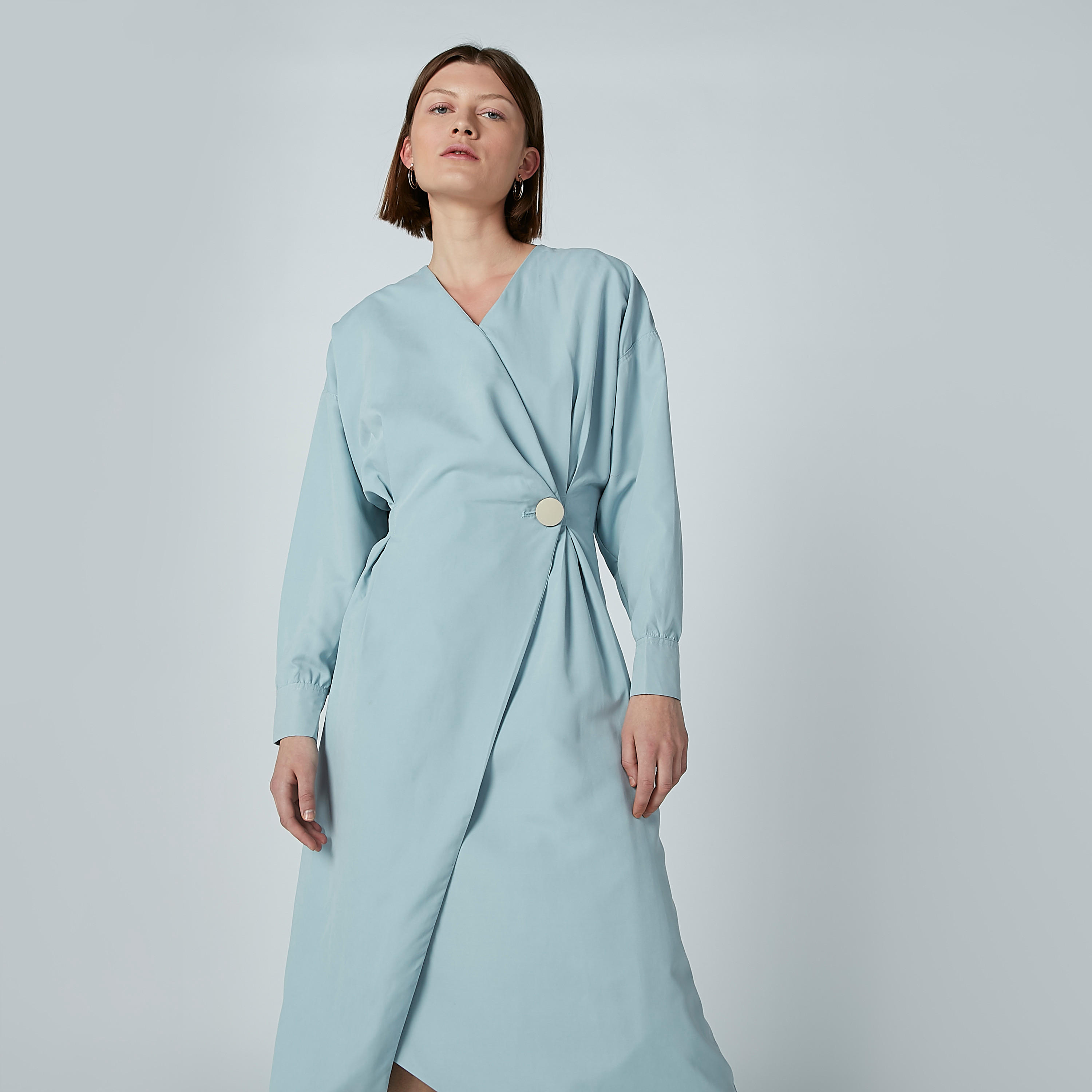 فستان ملفوف متوسط الطول بأكمام طويلة من آيكونيك-women-clothing-dresses-image-1