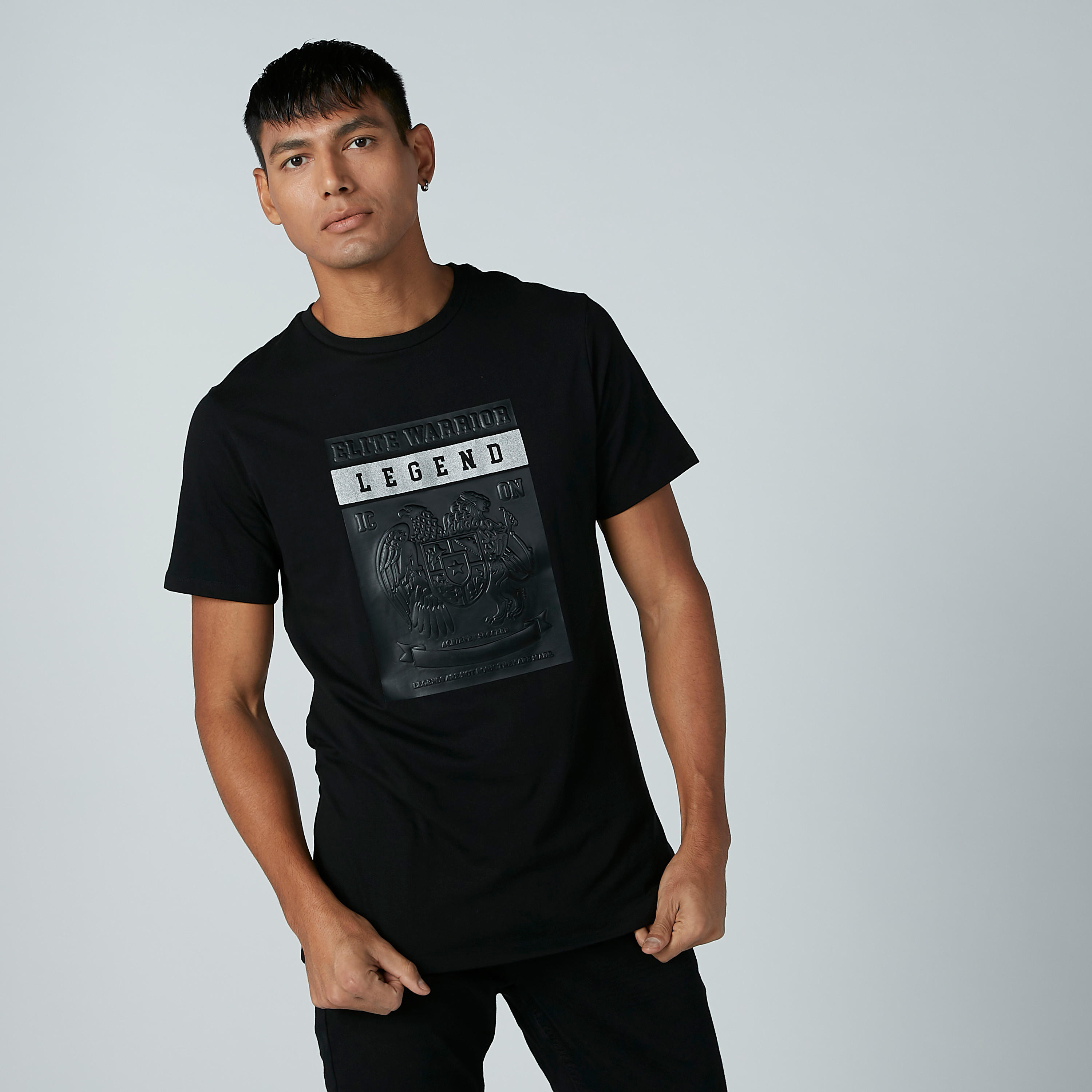 تيشيرت بياقة مستديرة وأكمام قصيرة وطبعات من آيكونيك-men-clothing-tshirtsandpolos-tshirts-image-3
