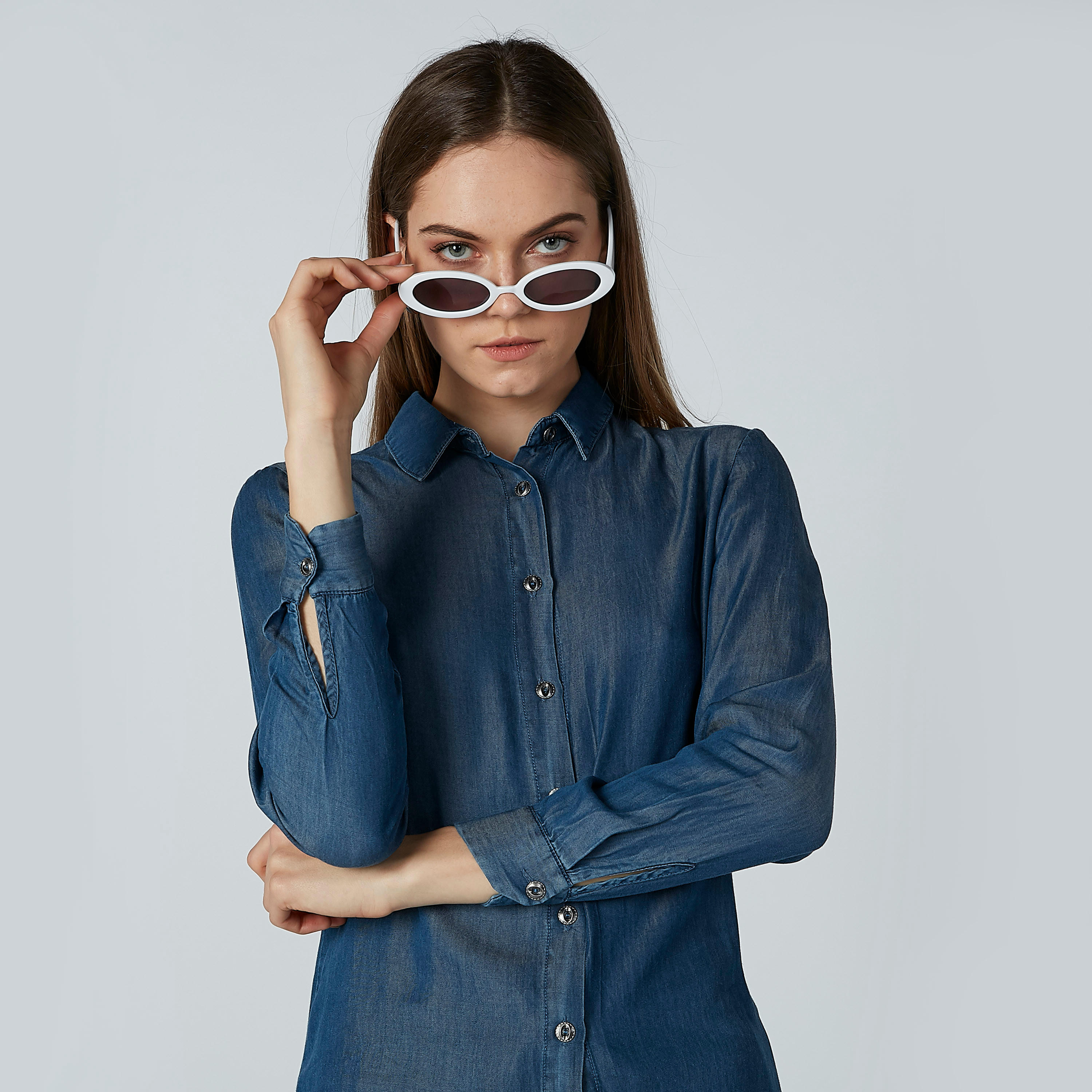 قميص طويل سادة بأكمام طويلة وحوّاف غير مستوية من آيكونيك-women-clothing-shirtsandblouses-blouses-image-4