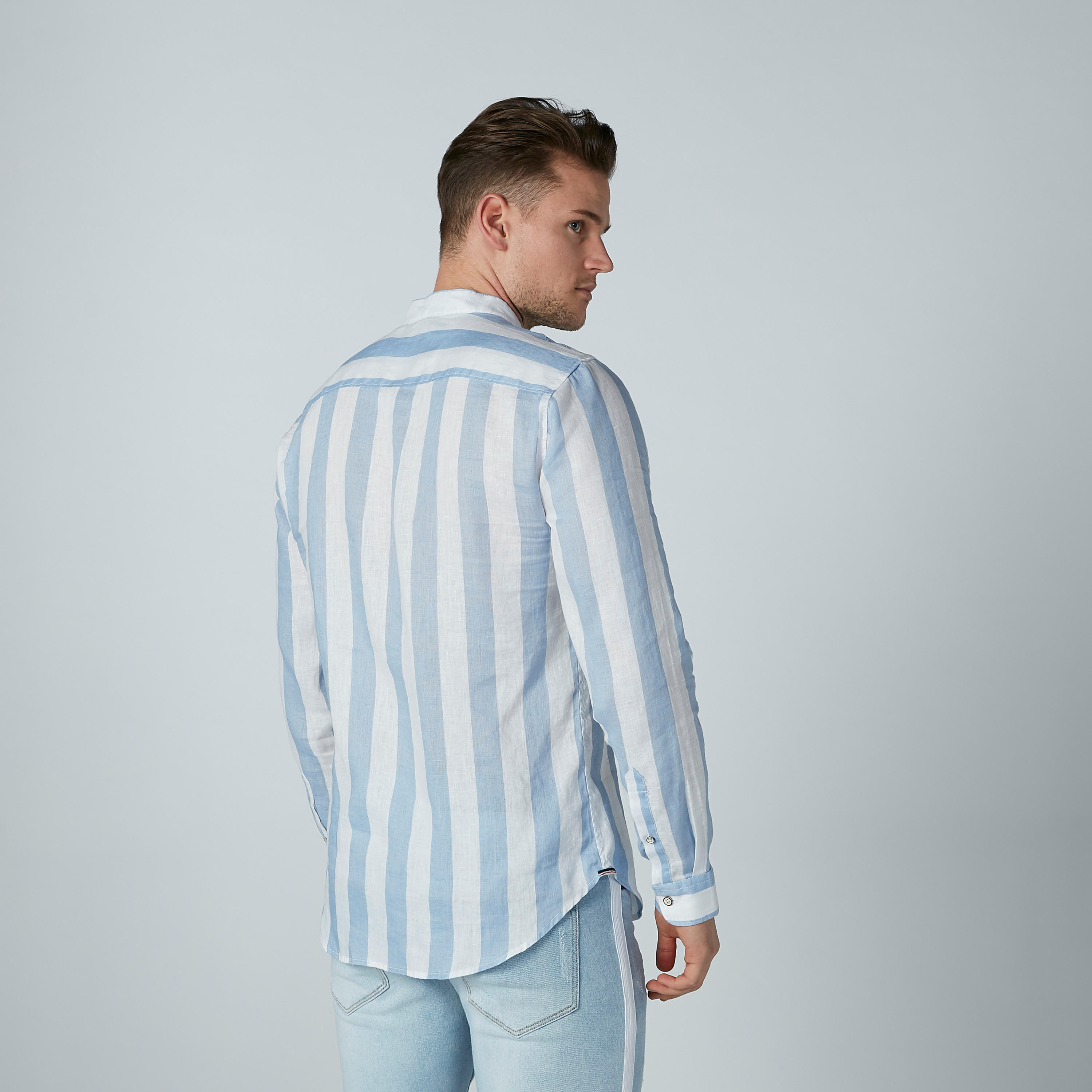 قميص مقلّم بياقة ماندارين وأكمام طويلة-men-clothing-shirts-image-4