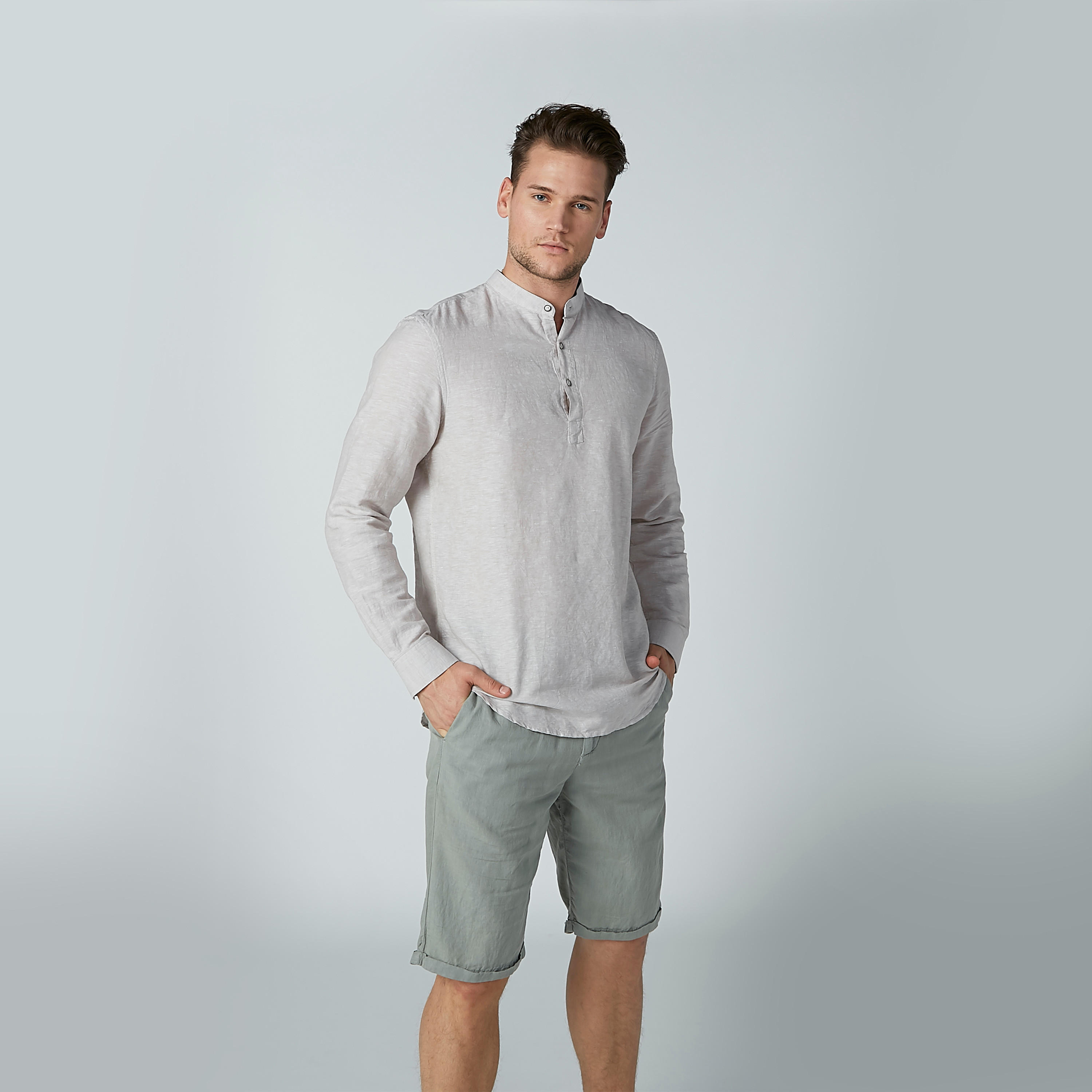 قميص سادة بياقة ماندارين وأكمام طويلة من آيكونيك-men-clothing-shirts-image-1