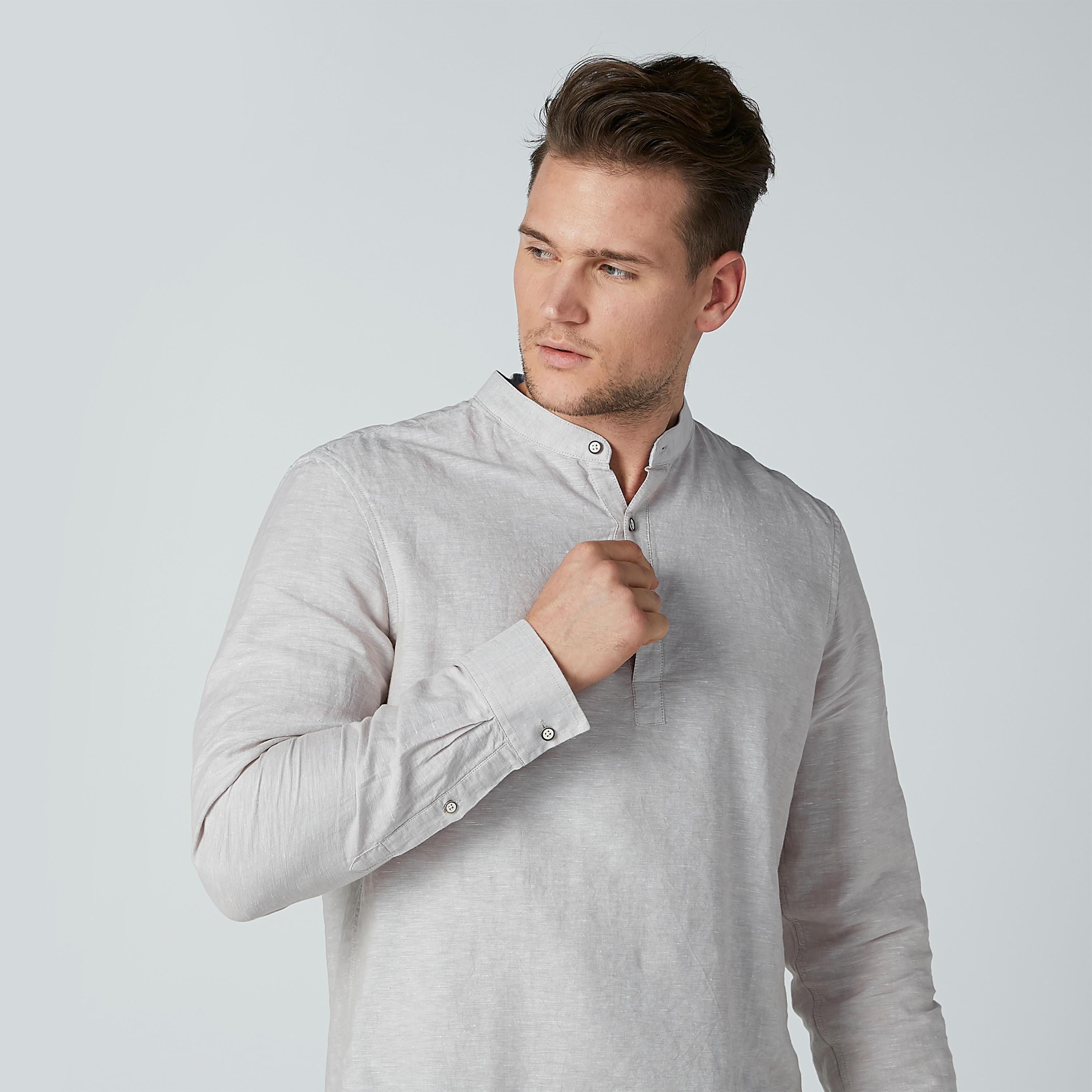 قميص سادة بياقة ماندارين وأكمام طويلة من آيكونيك-men-clothing-shirts-image-2