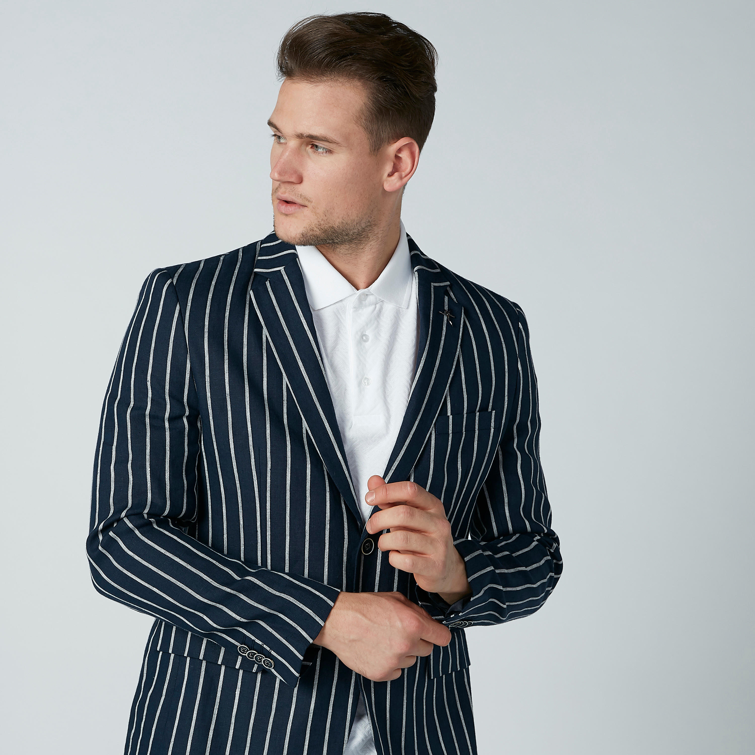بليزر مقلّم بأكمام طويلة من آيكونيك-men-winterwear-jacketsandblazers-image-1
