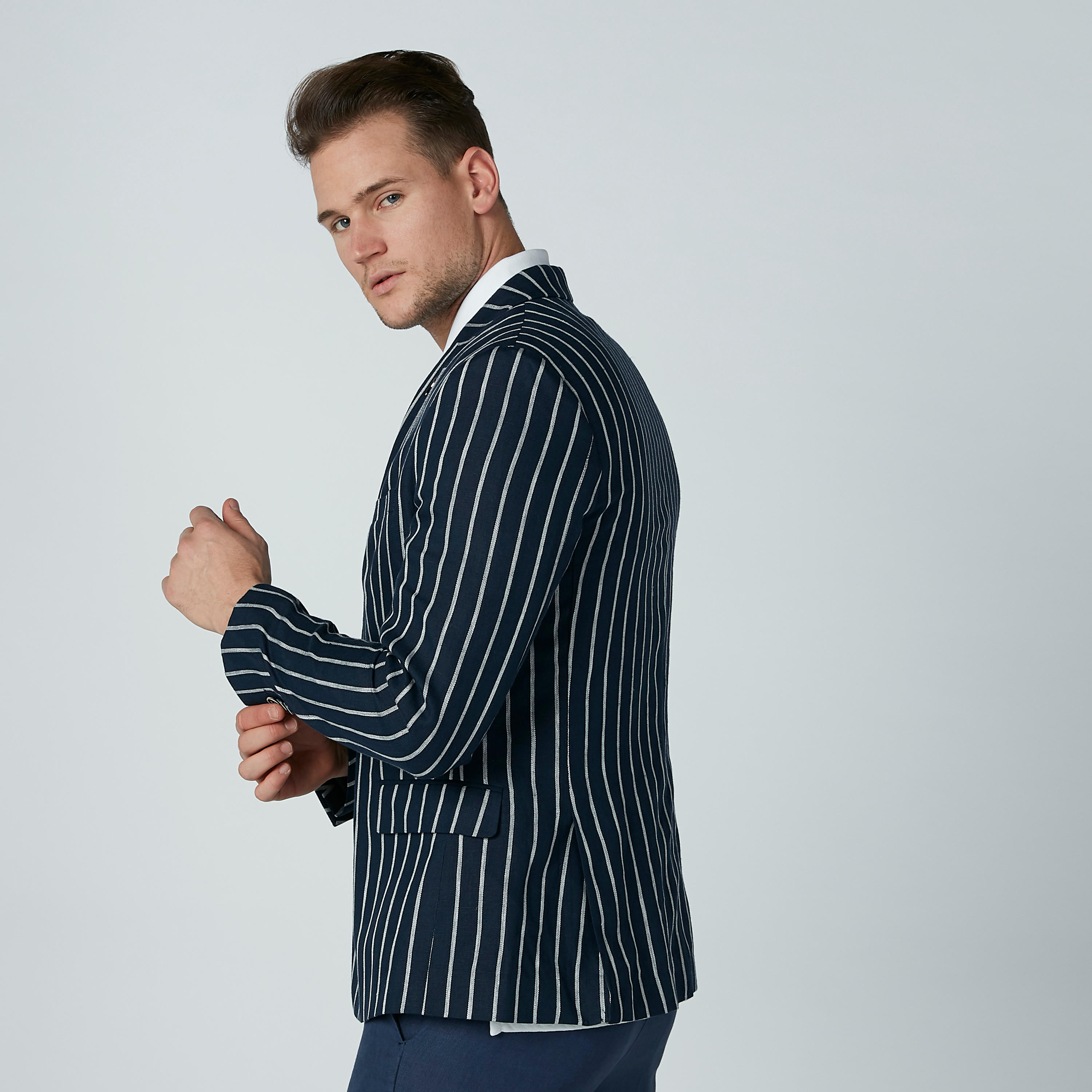 بليزر مقلّم بأكمام طويلة من آيكونيك-men-winterwear-jacketsandblazers-image-4