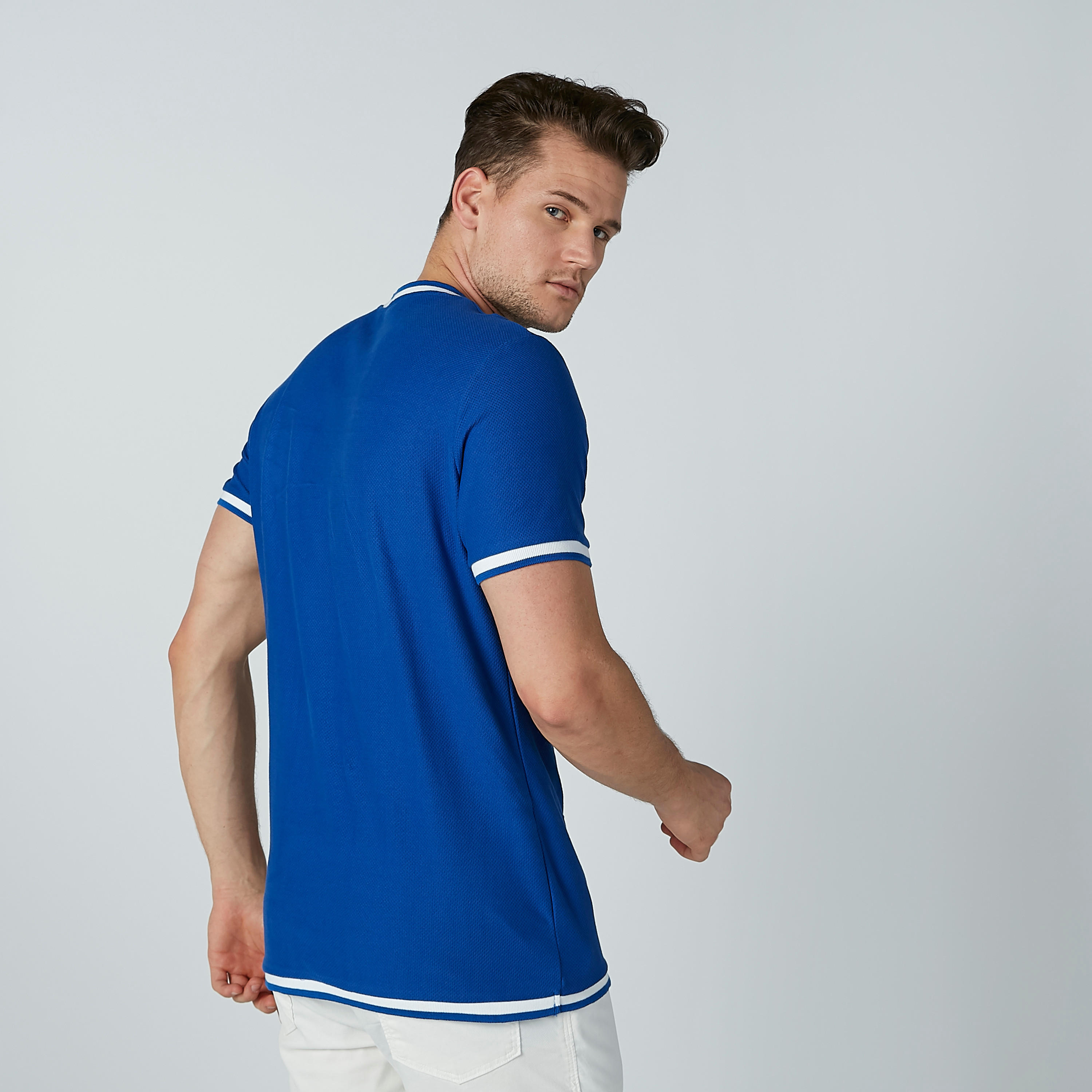تيشيرت سادة بياقة ضيّقة وأكمام قصيرة من آيكونيك-men-clothing-tshirtsandpolos-tshirts-image-3