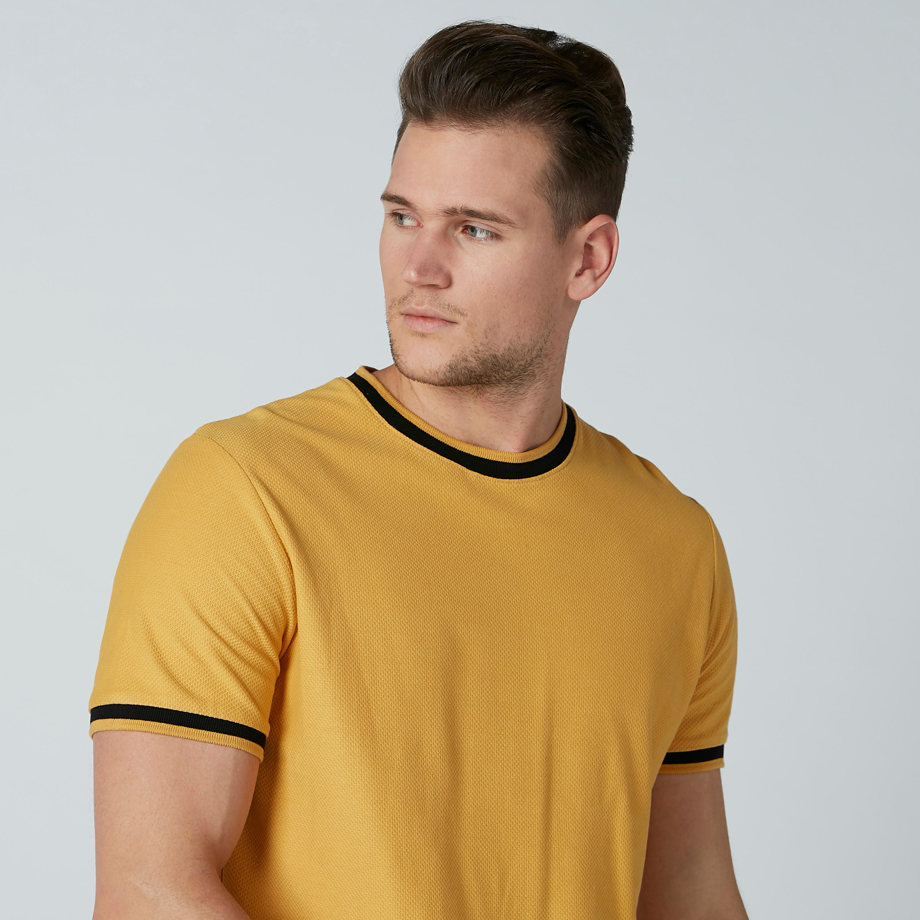تيشيرت سادة بياقة مستديرة وأكمام قصيرة من آيكونيك-men-clothing-tshirtsandpolos-tshirts-image-2
