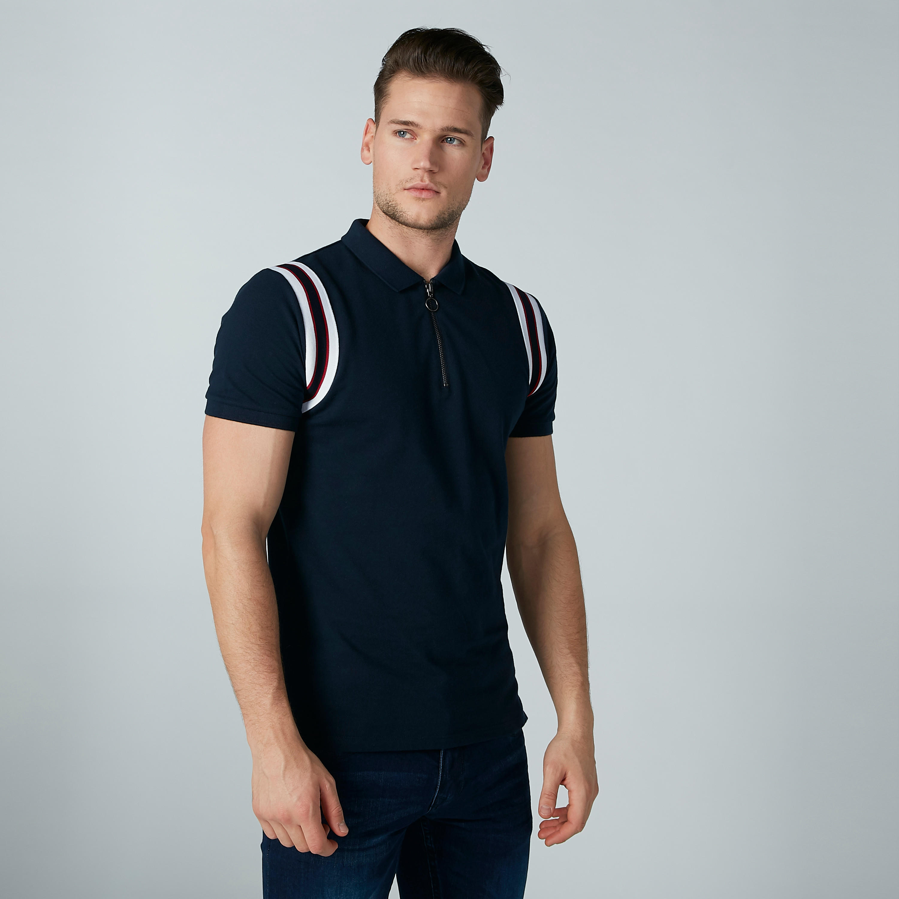 تيشيرت سادة بأكمام قصيرة وسحّاب من آيكونيك-men-clothing-tshirtsandpolos-polos-image-2
