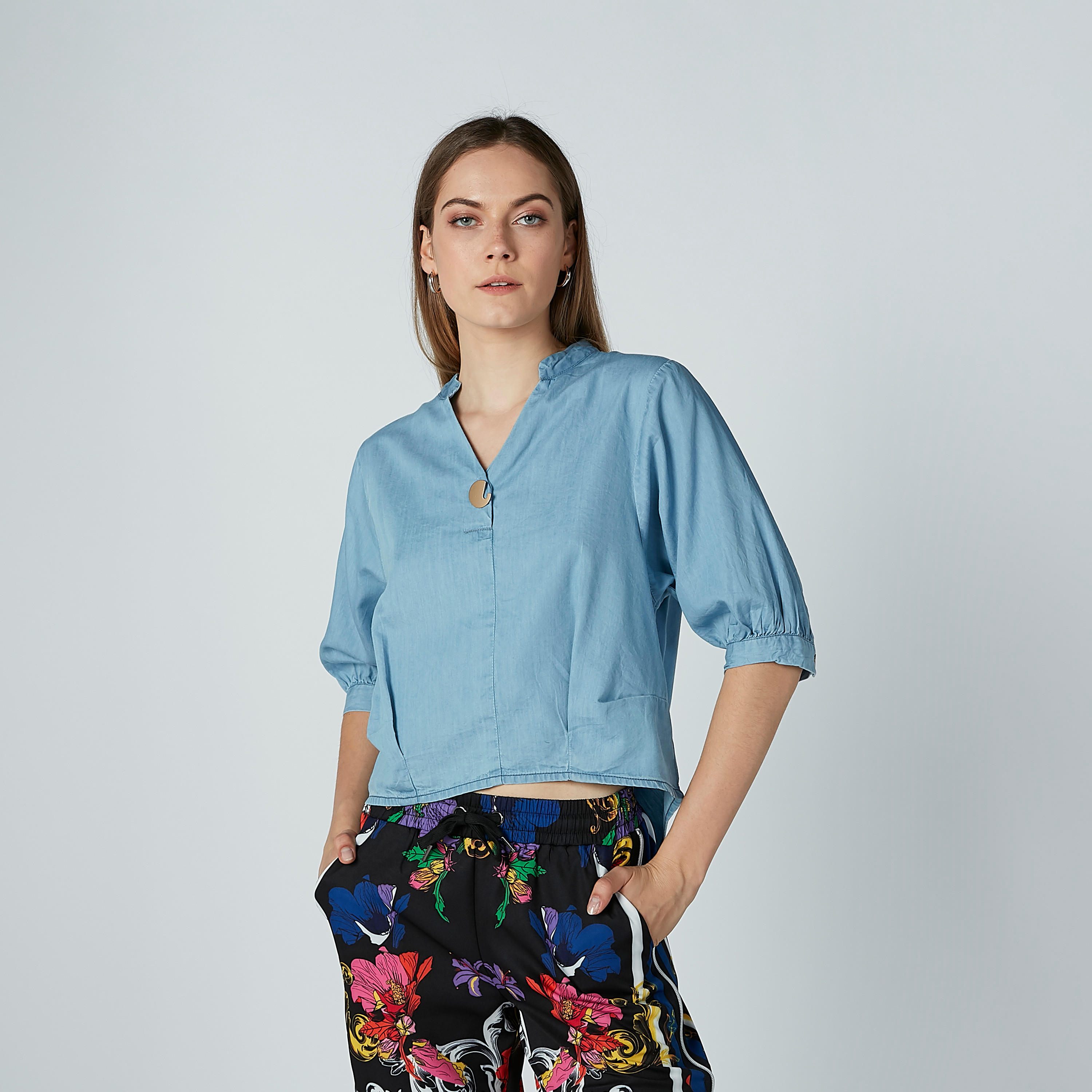 بلوزة سادة بياقة ماندارين وأكمام 3/4 من آيكونيك-women-clothing-shirtsandblouses-blouses-image-1