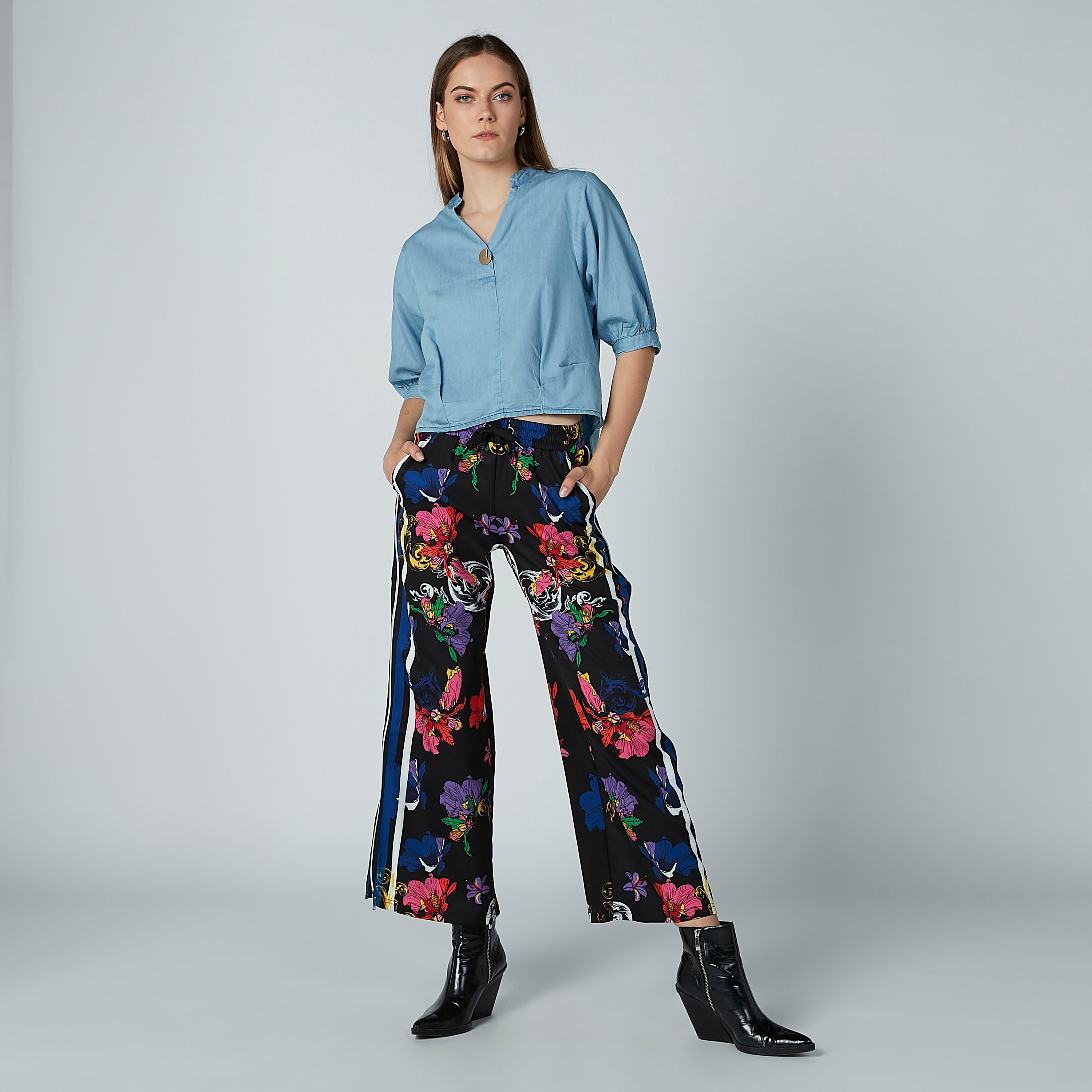 بلوزة سادة بياقة ماندارين وأكمام 3/4 من آيكونيك-women-clothing-shirtsandblouses-blouses-image-4
