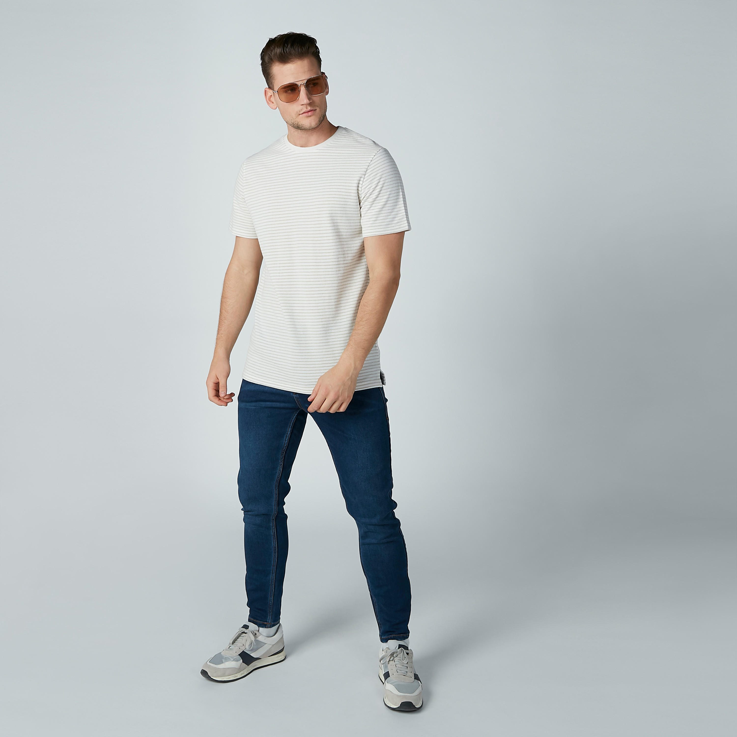 تيشيرت مقلّم بياقة مستديرة وأكمام قصيرة من آيكونيك-men-clothing-tshirtsandpolos-tshirts-image-4