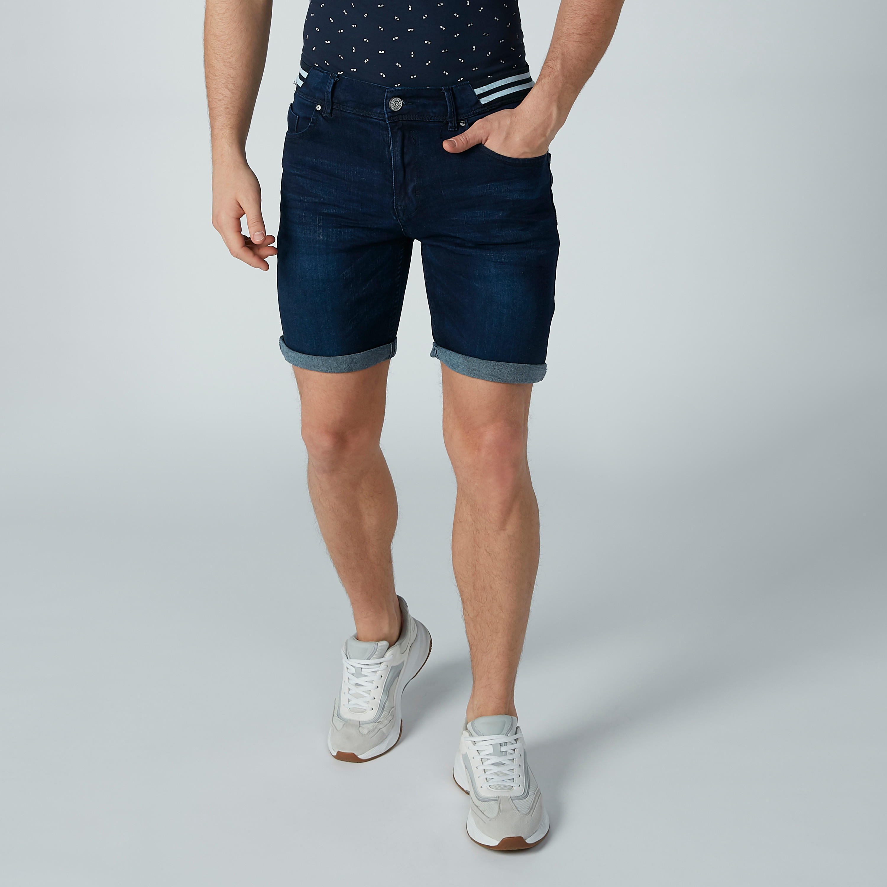 شورت دينم بجيوب من آيكونيك-men-clothing-bottoms-shorts-image-1