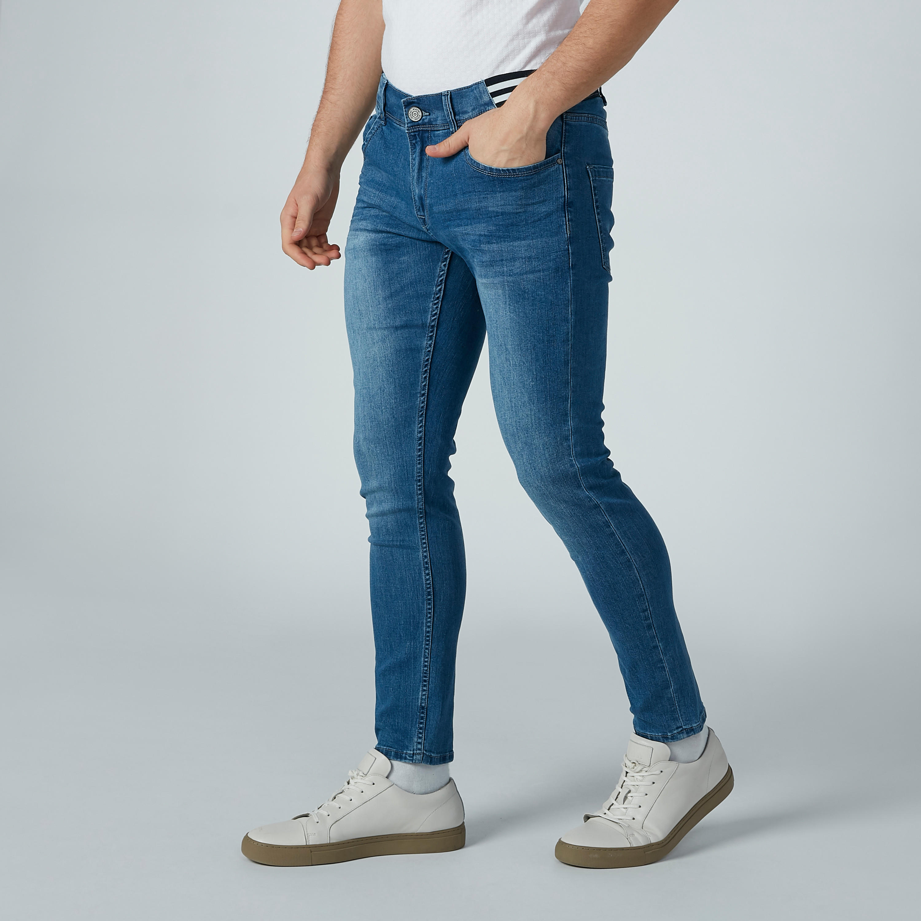 بنطال جينز بخصر مطّاطي مقلّم وجيوب من آيكونيك-men-clothing-bottoms-jeans-image-4