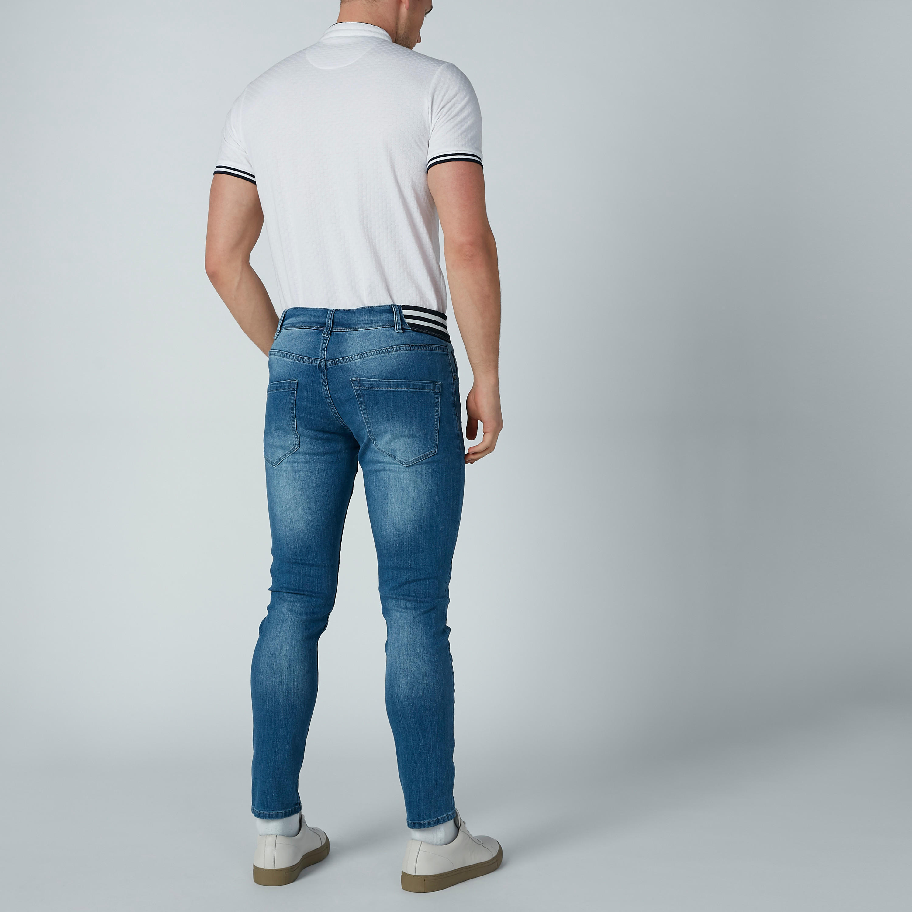 بنطال جينز بخصر مطّاطي مقلّم وجيوب من آيكونيك-men-clothing-bottoms-jeans-image-5