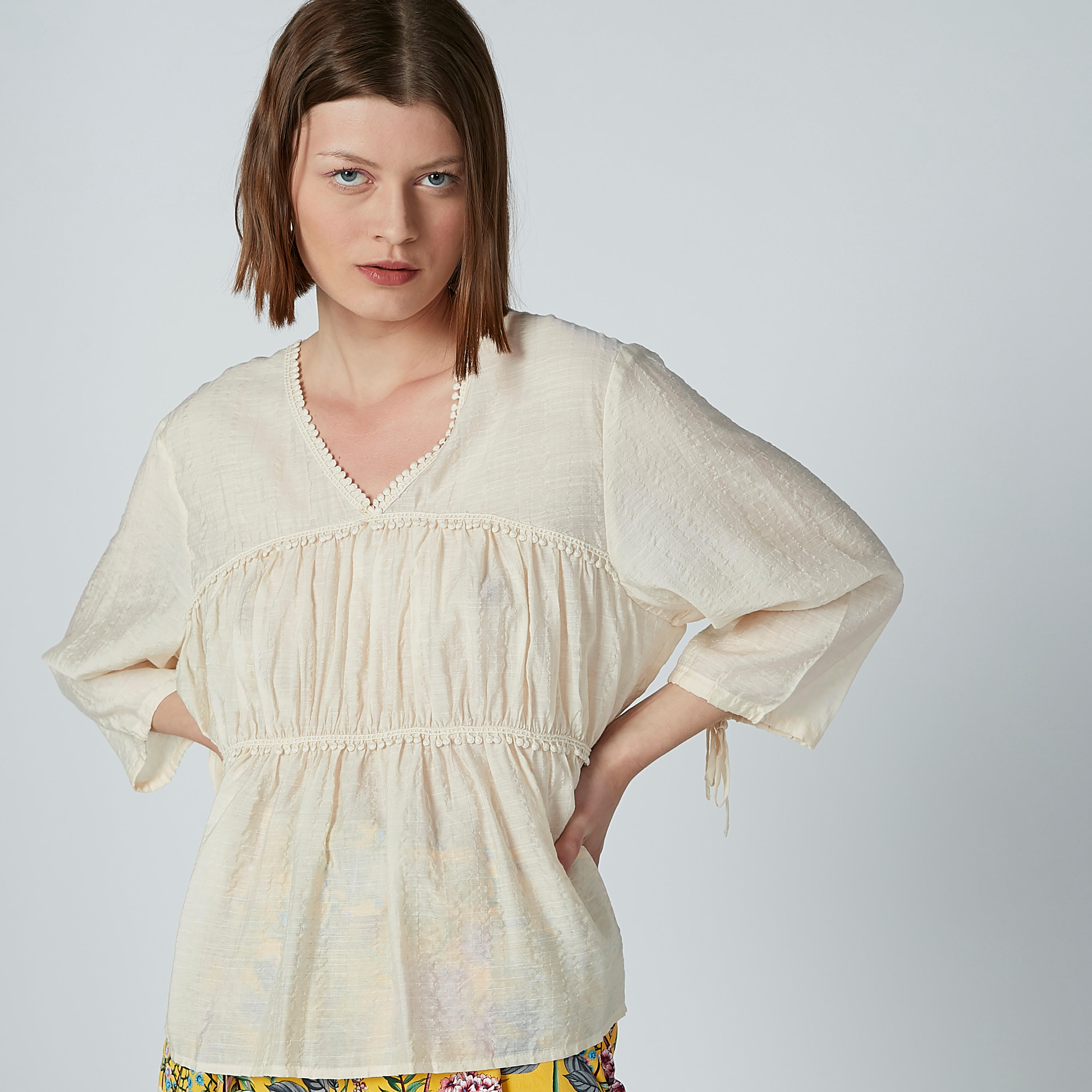 بلوزة بياقة V وأكمام 3/4 من آيكونيك-women-clothing-shirtsandblouses-blouses-image-2