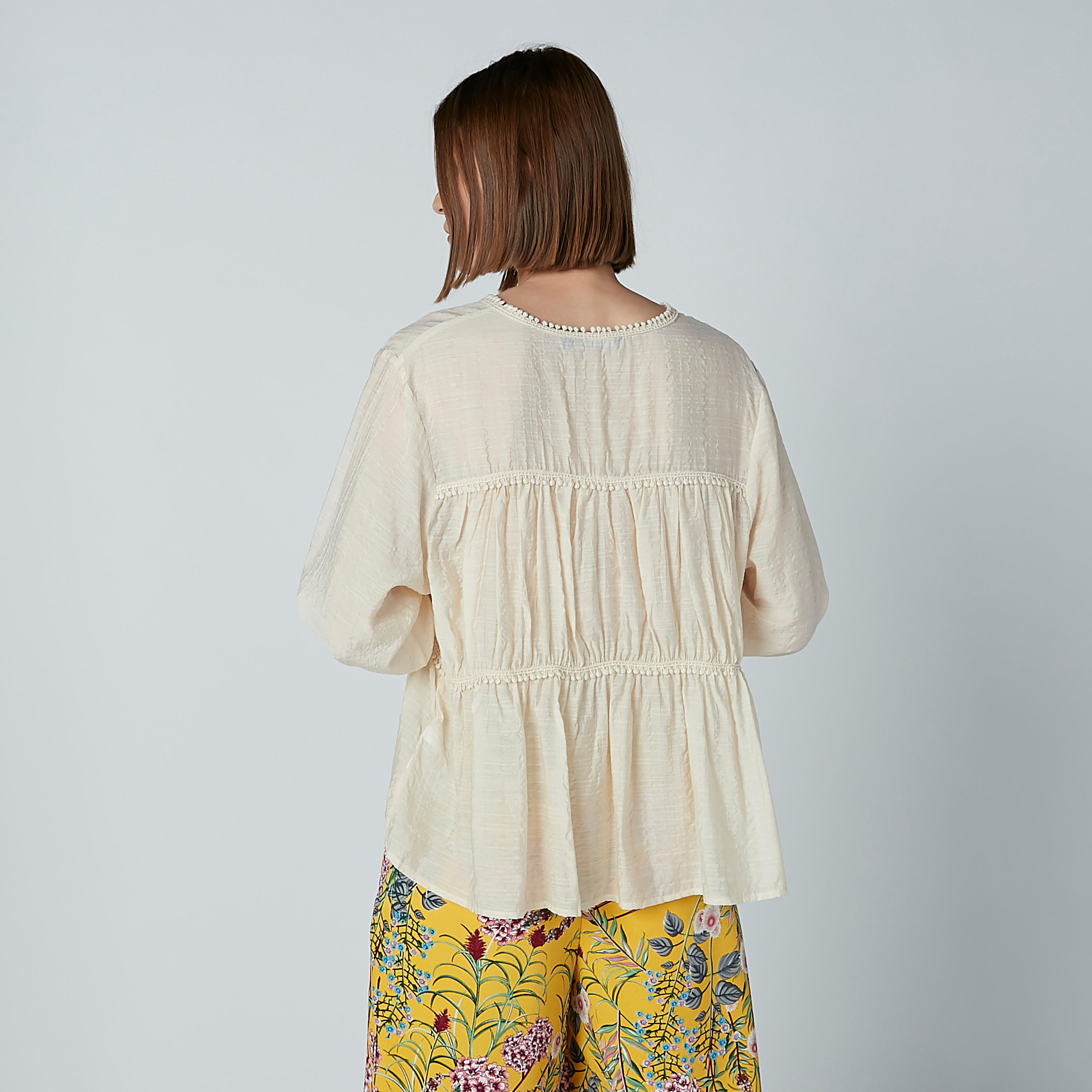 بلوزة بياقة V وأكمام 3/4 من آيكونيك-women-clothing-shirtsandblouses-blouses-image-4