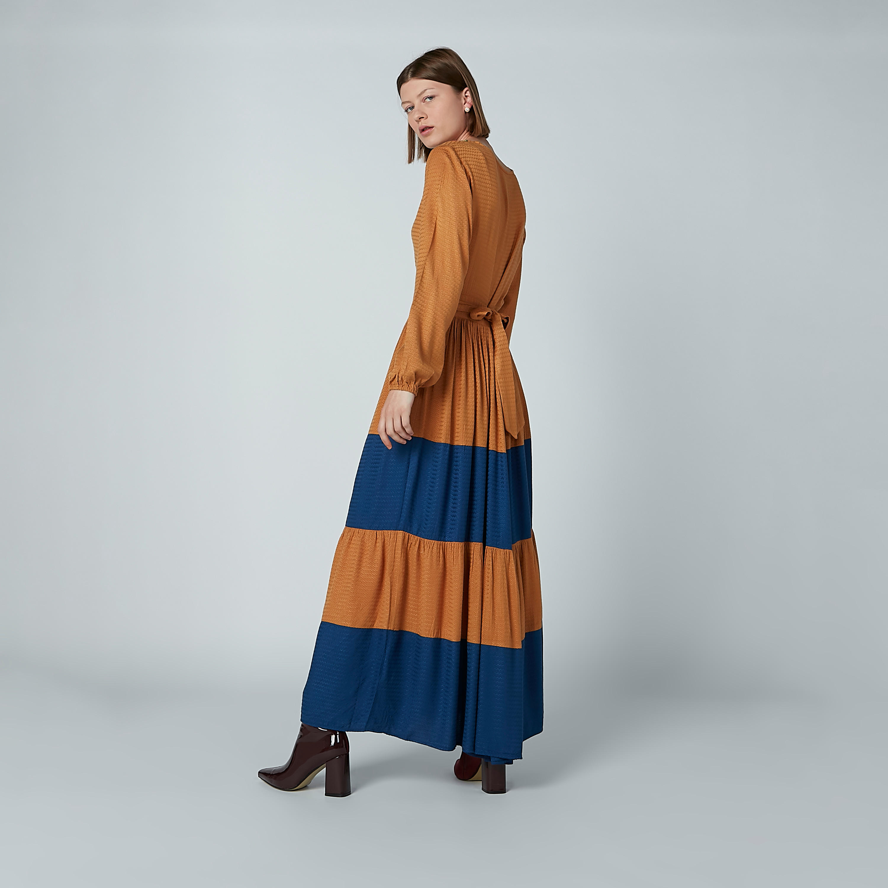 فستان إيه لاين طويل مطرّز بأكمام طويلة من آيكونيك-women-clothing-dresses-image-5
