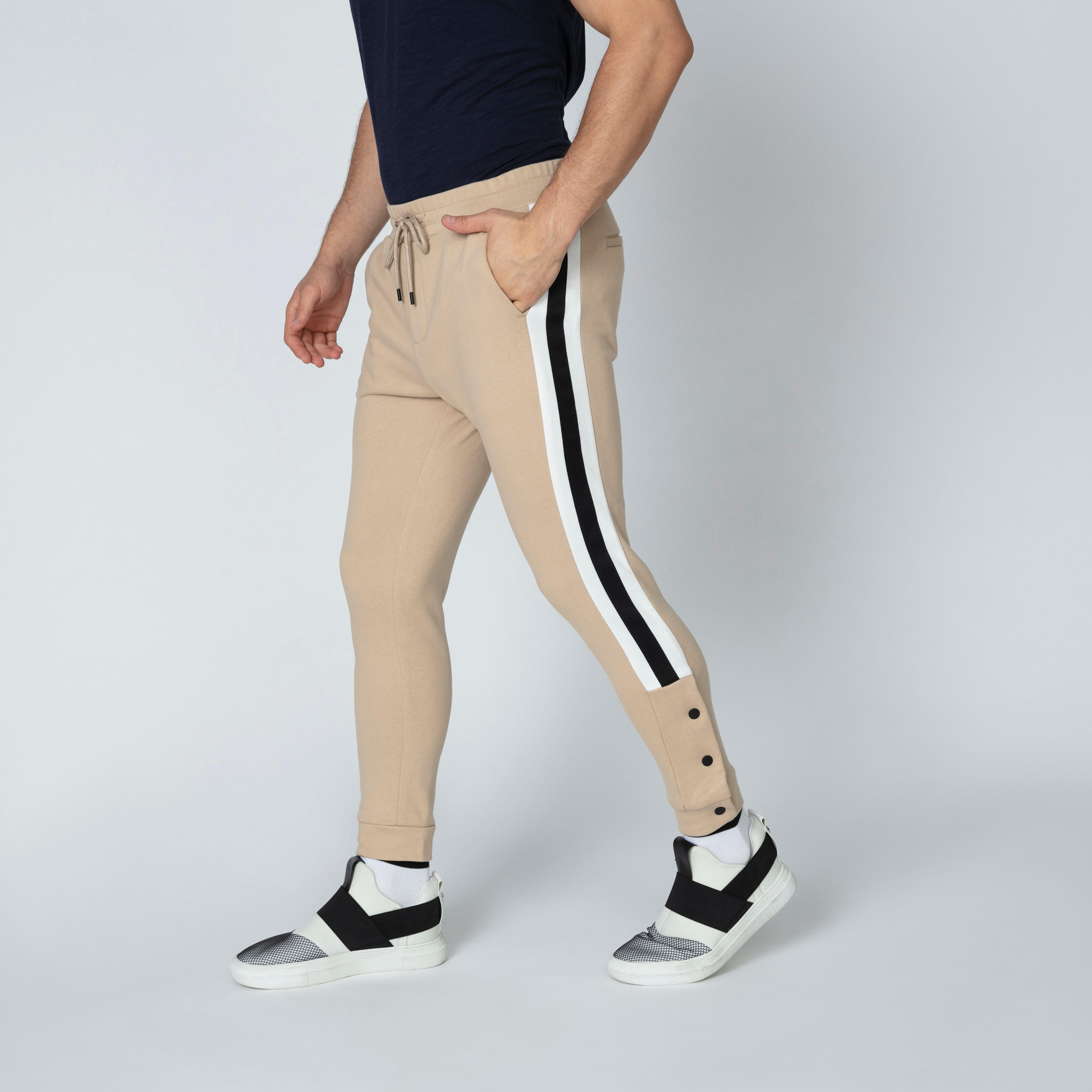 بنطال رياضي طويل بجيوب وأزرار من آيكونيك-men-clothing-bottoms-joggers-image-4