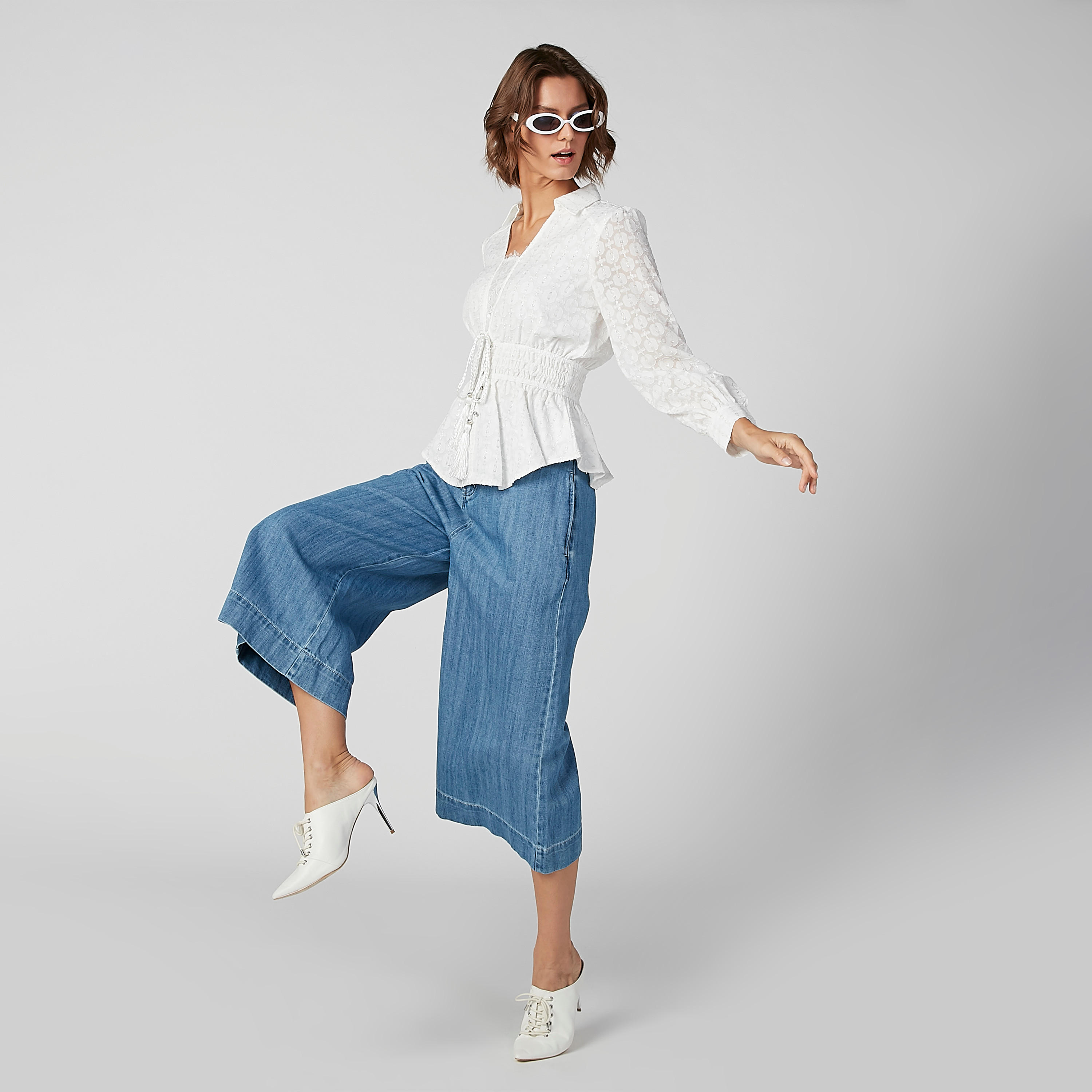 بنطال واسع الساقين دينم بجيوب من آيكونيك-women-clothing-bottoms-jeans-image-1