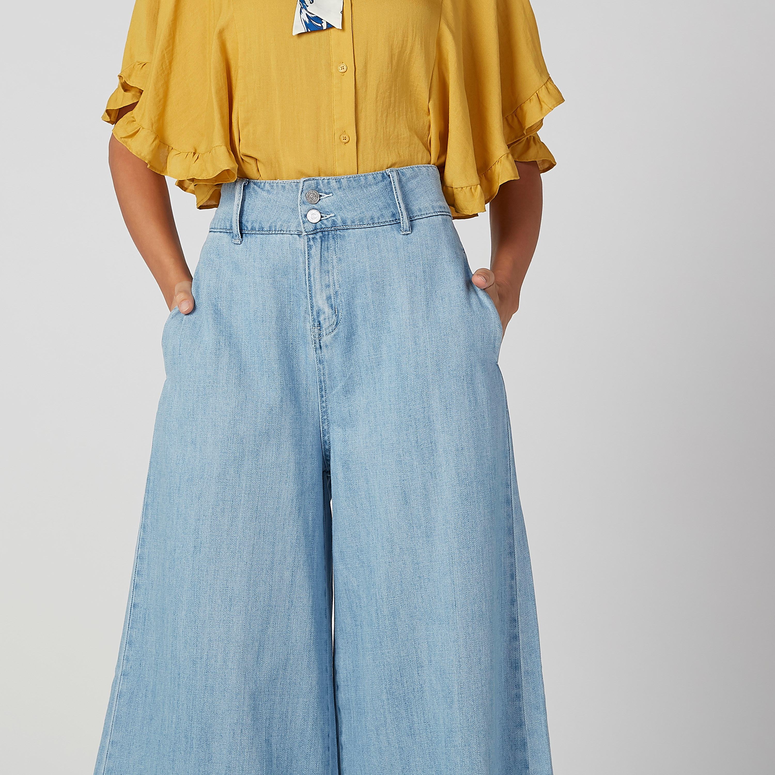 بنطال واسع الساقين دينم بجيوب من آيكونيك-women-clothing-bottoms-jeans-image-3