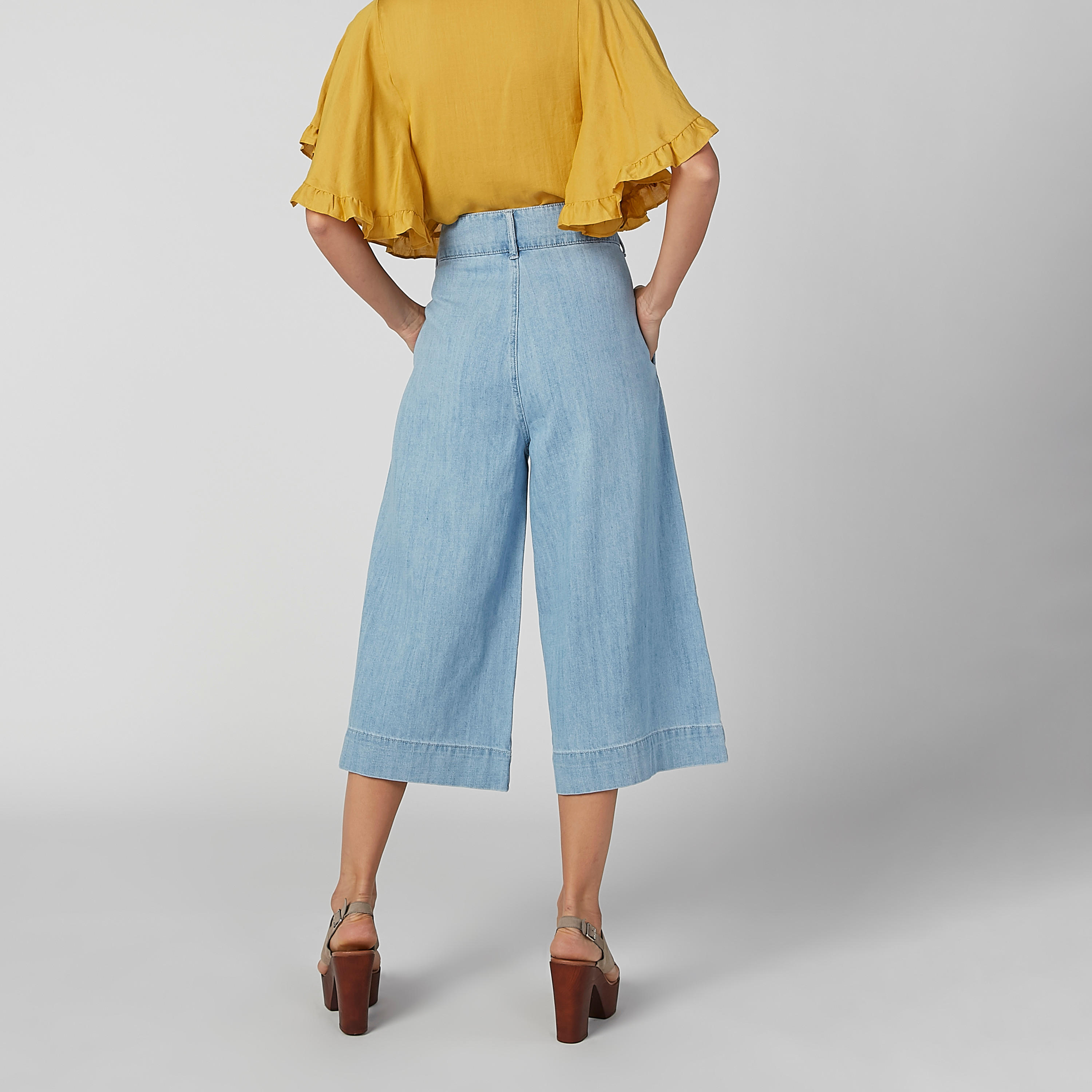 بنطال واسع الساقين دينم بجيوب من آيكونيك-women-clothing-bottoms-jeans-image-4