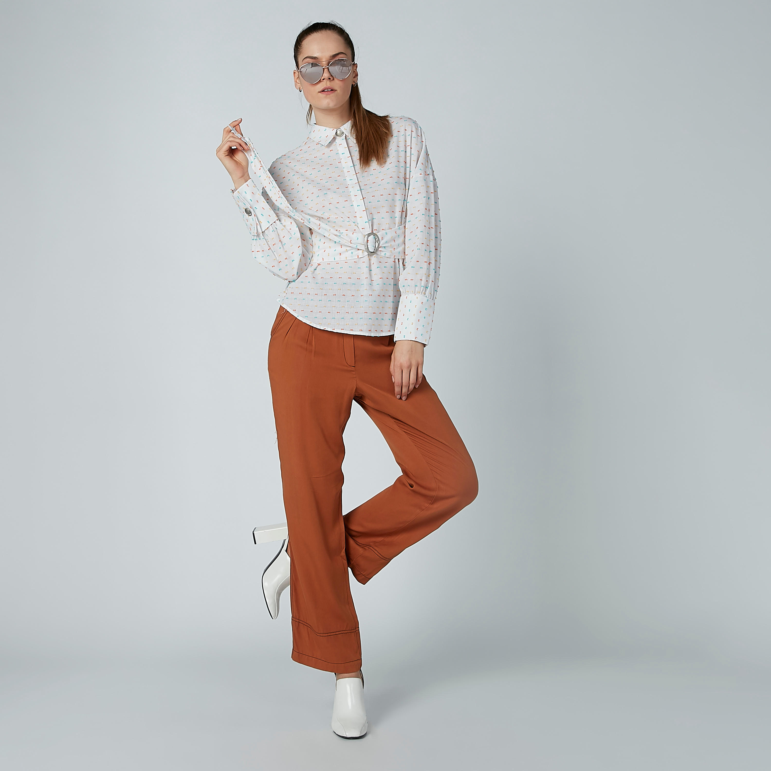 بنطال سادة بثنيات وجيوب من آيكونيك-women-clothing-bottoms-trousers-image-1