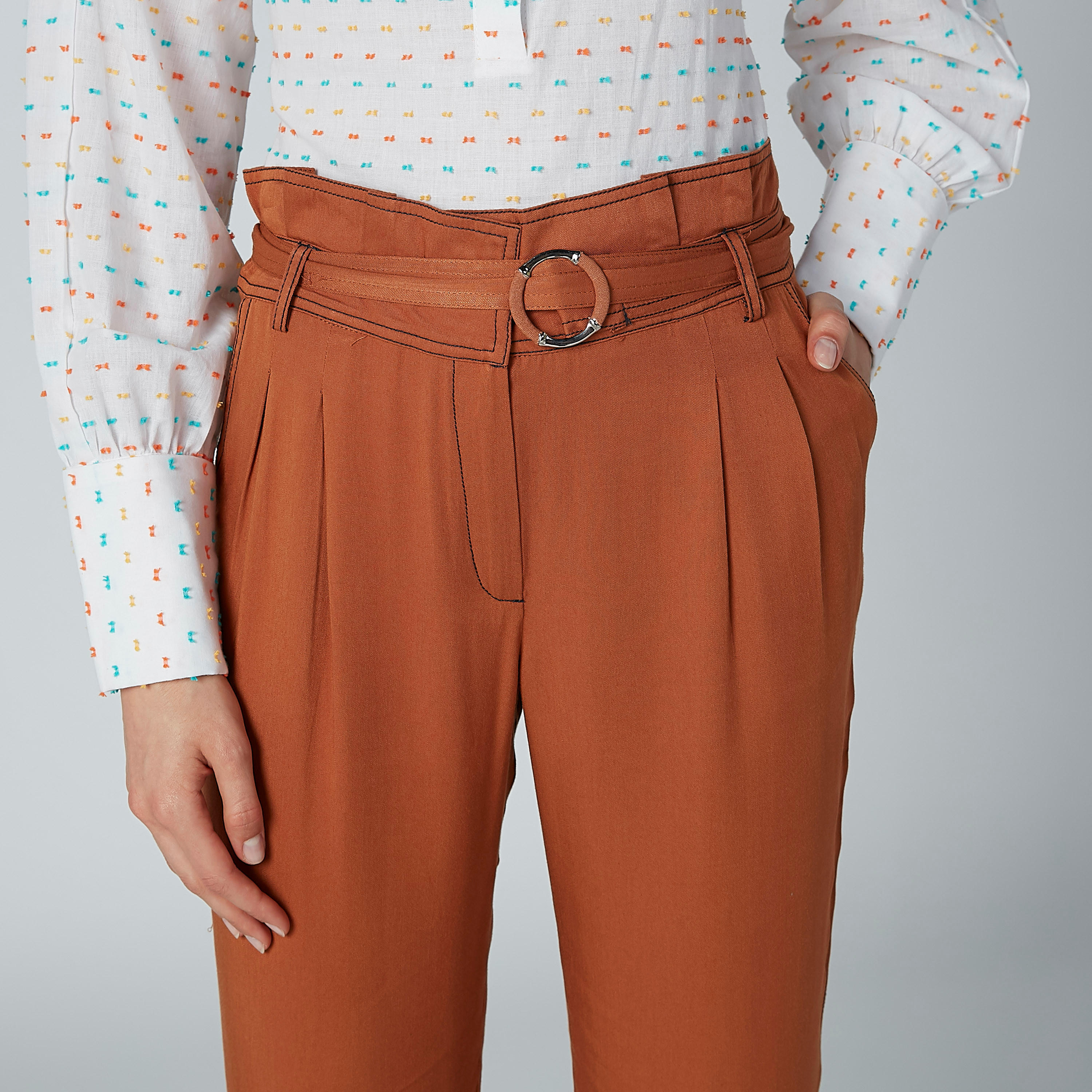 بنطال سادة بثنيات وجيوب من آيكونيك-women-clothing-bottoms-trousers-image-3